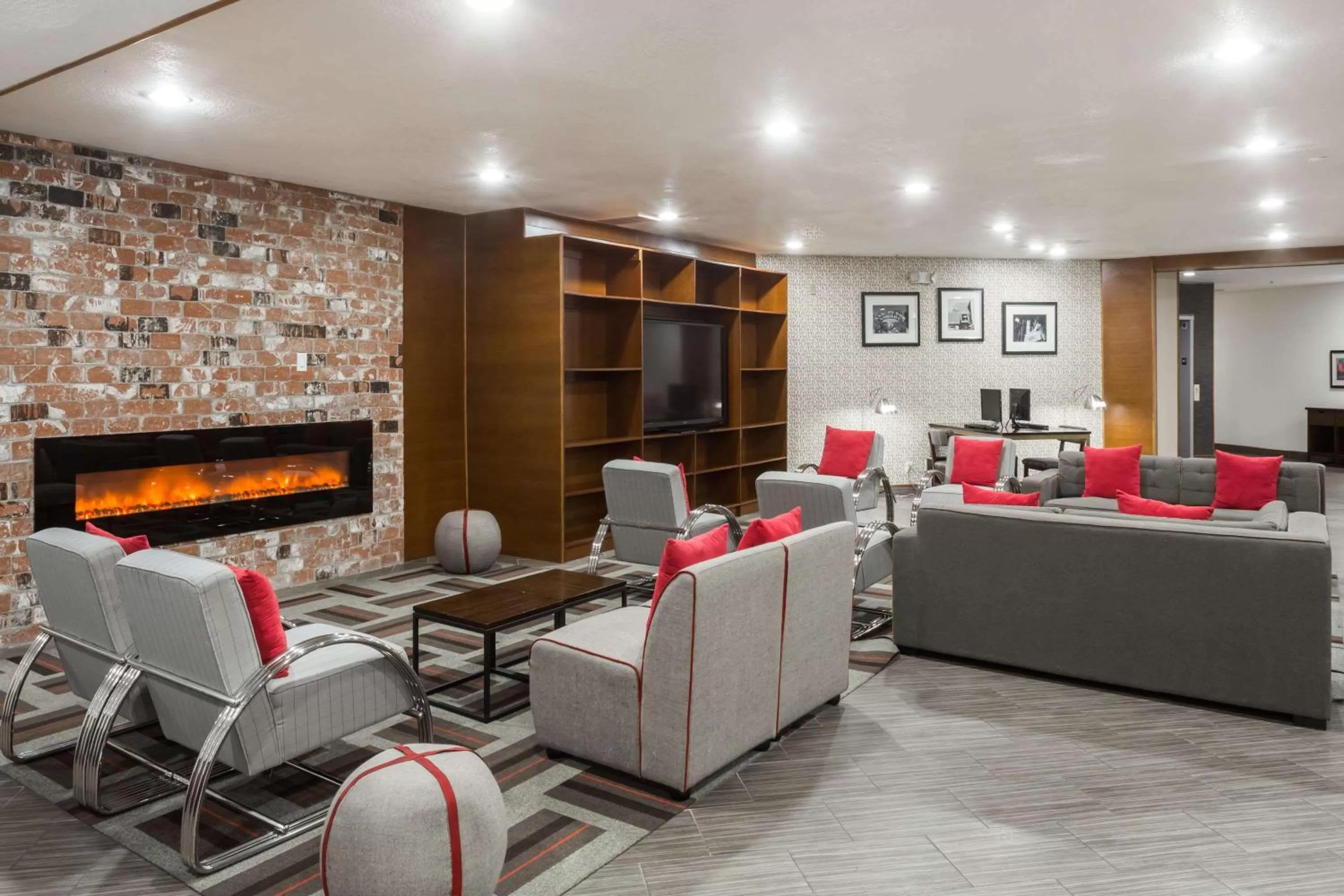 Lobby or reception in Wyndham Garden Silicon Valley