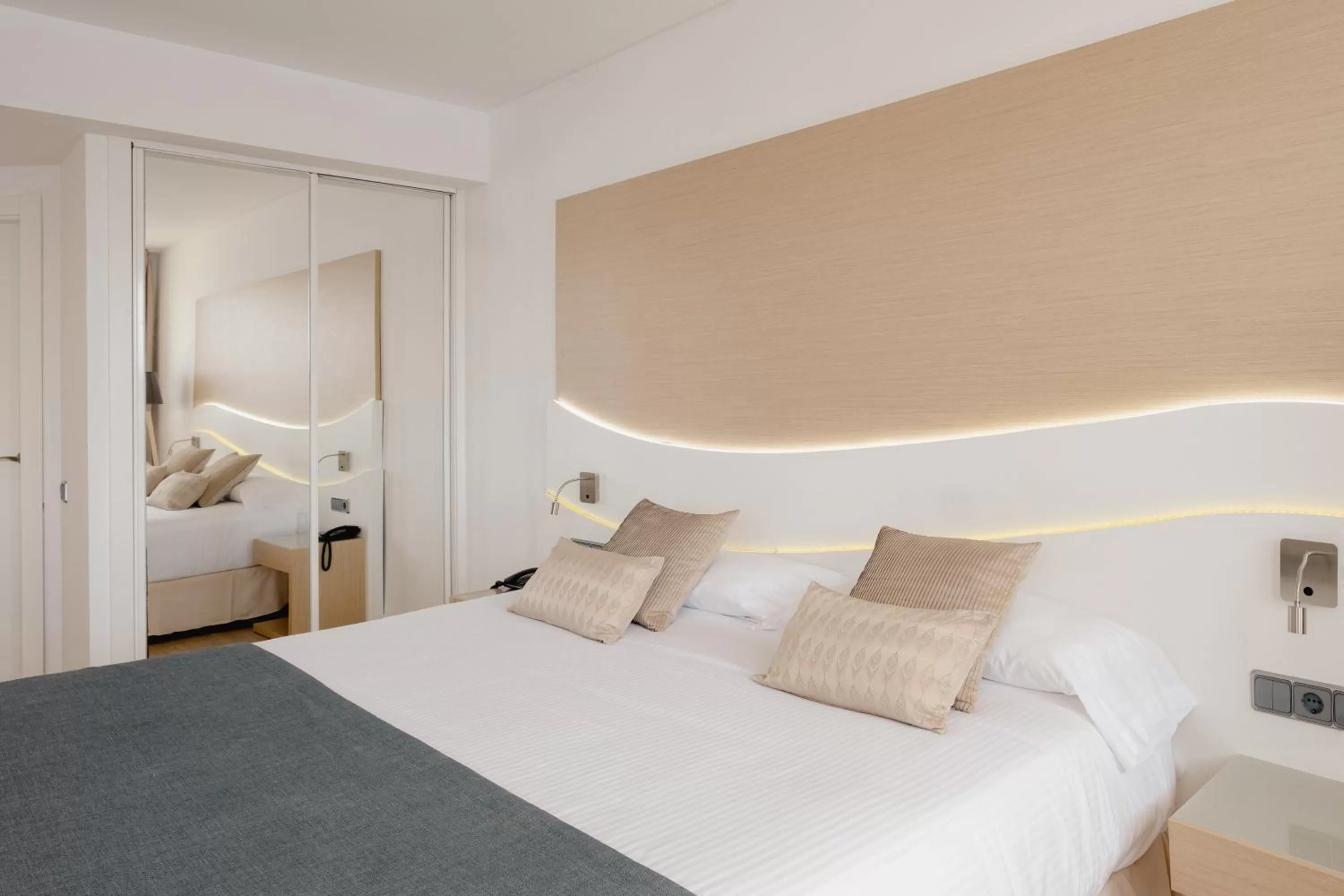 Bed in Sentido Fido Punta del Mar Hotel & Spa - Adults Only