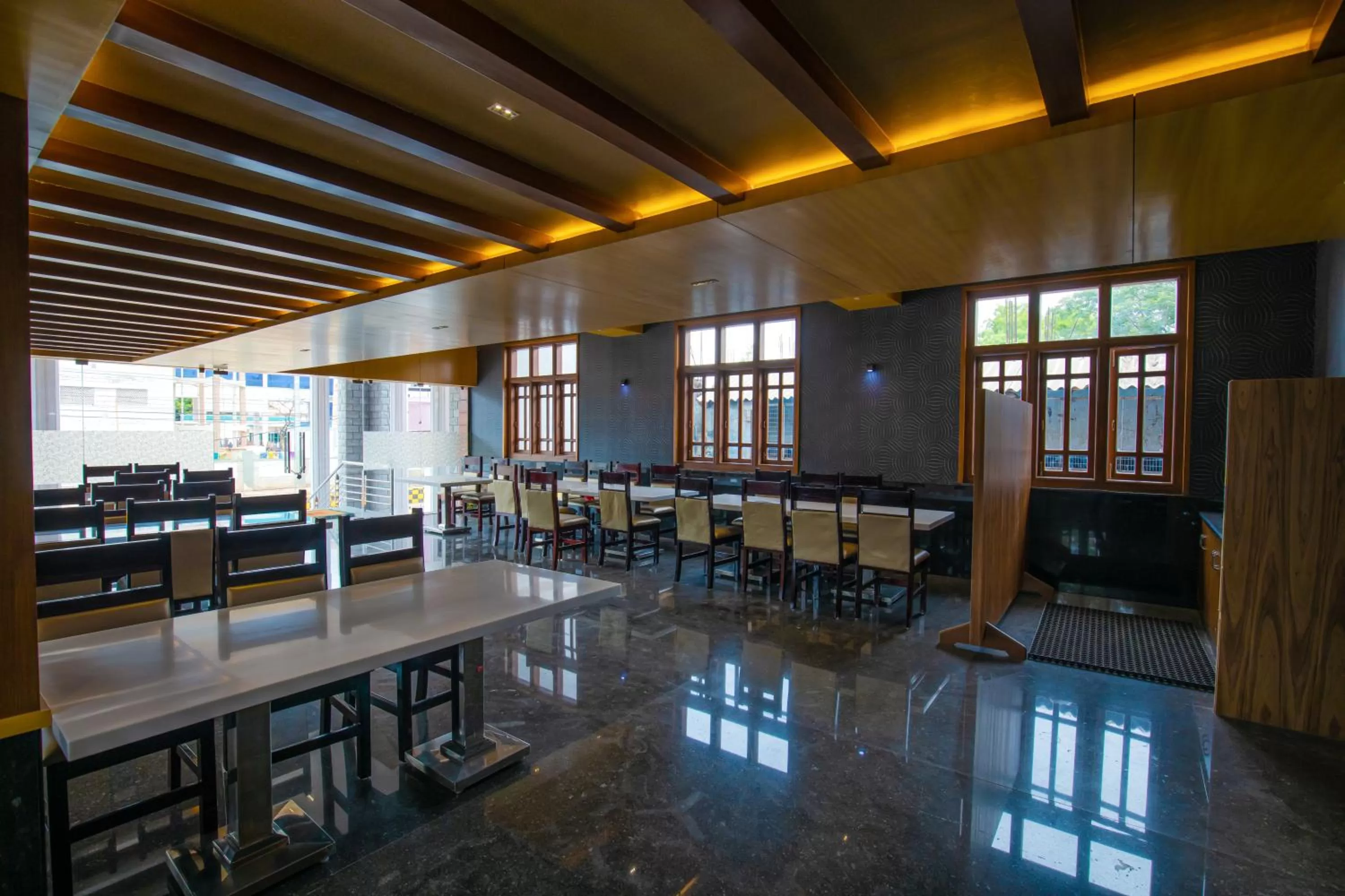 Restaurant/places to eat in HOTEL VIJAYARANI