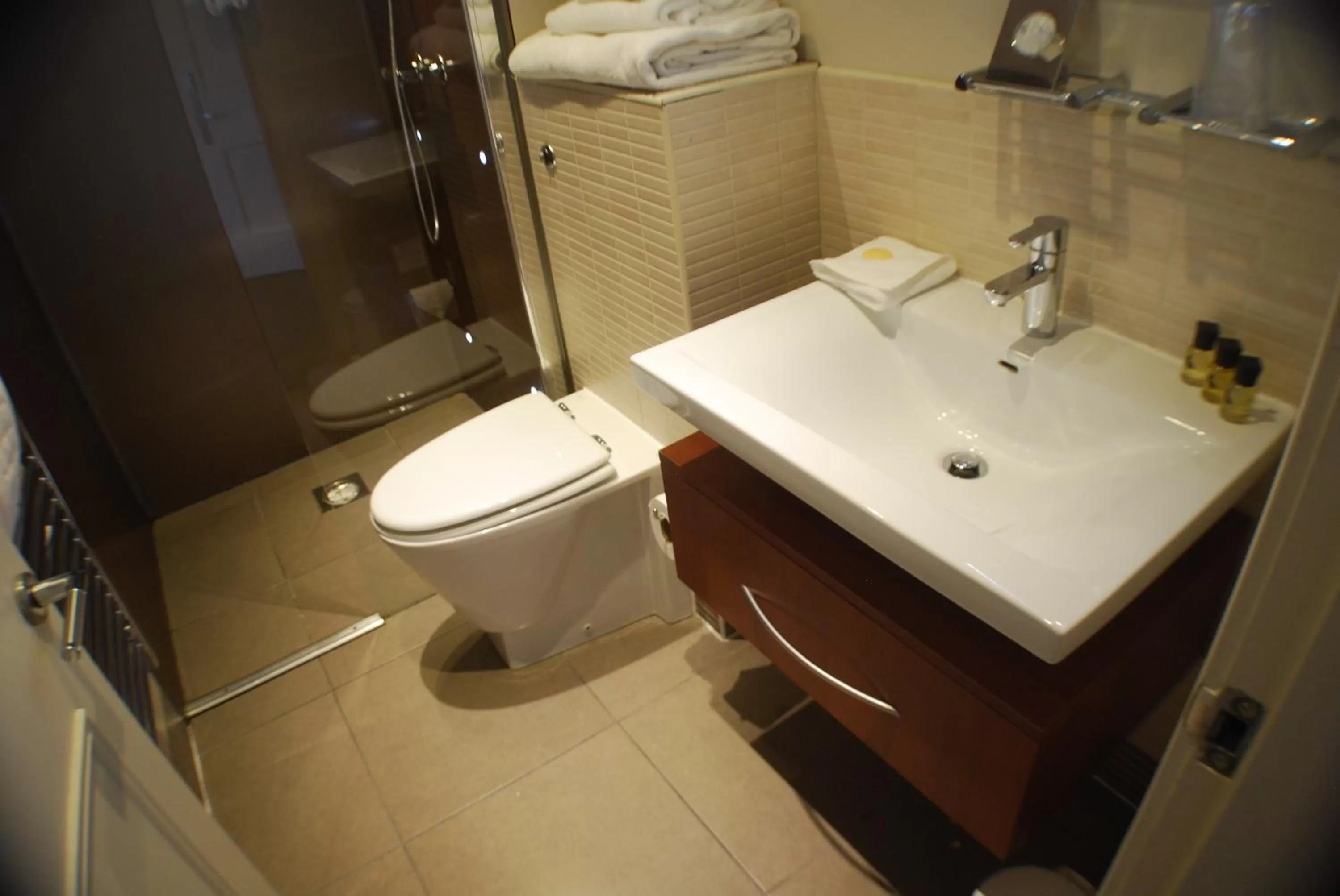 Bathroom in The Salisbury Hotel