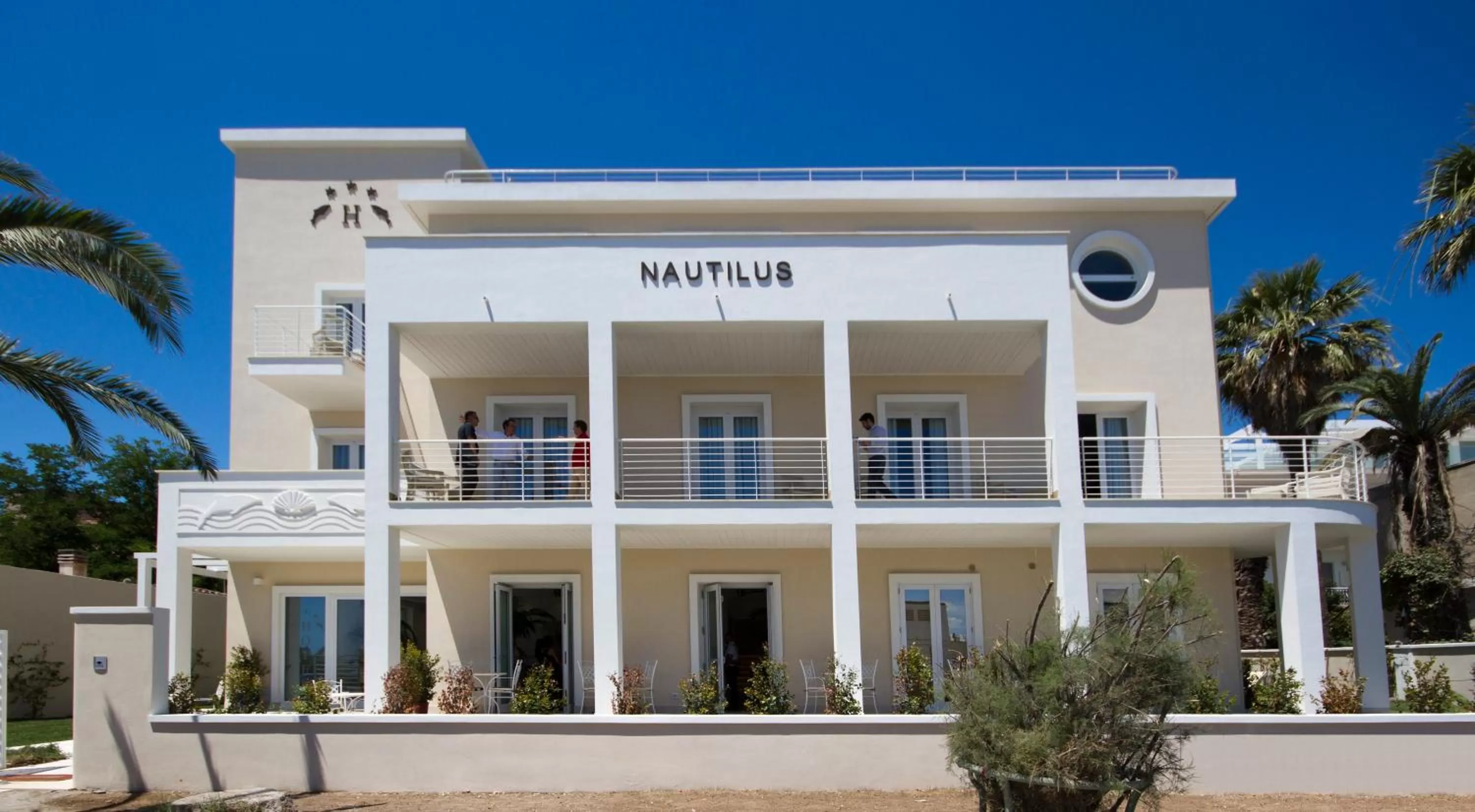 Facade/entrance in Hotel Nautilus