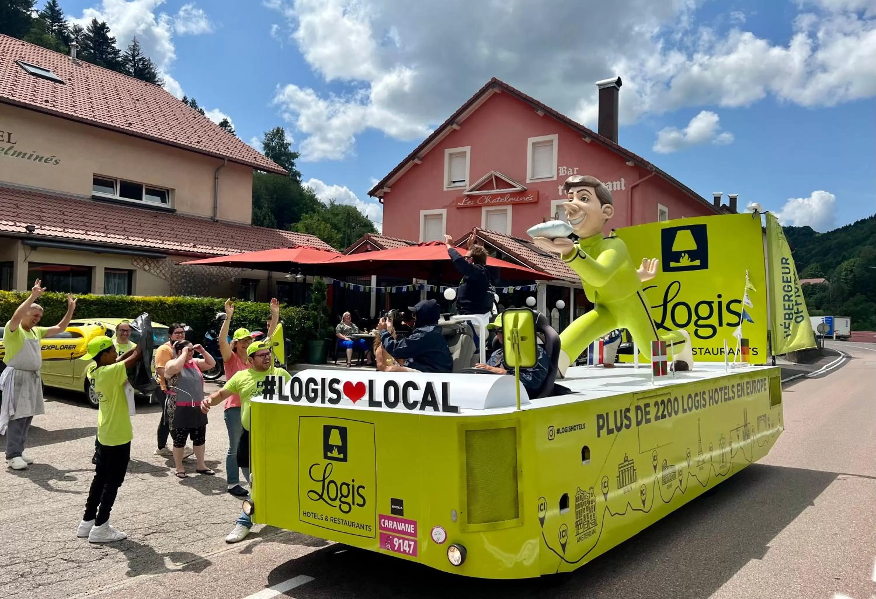 People in LOGIS HÔTEL, CHALETS et RESTAURANT LES CHATELMINÉS