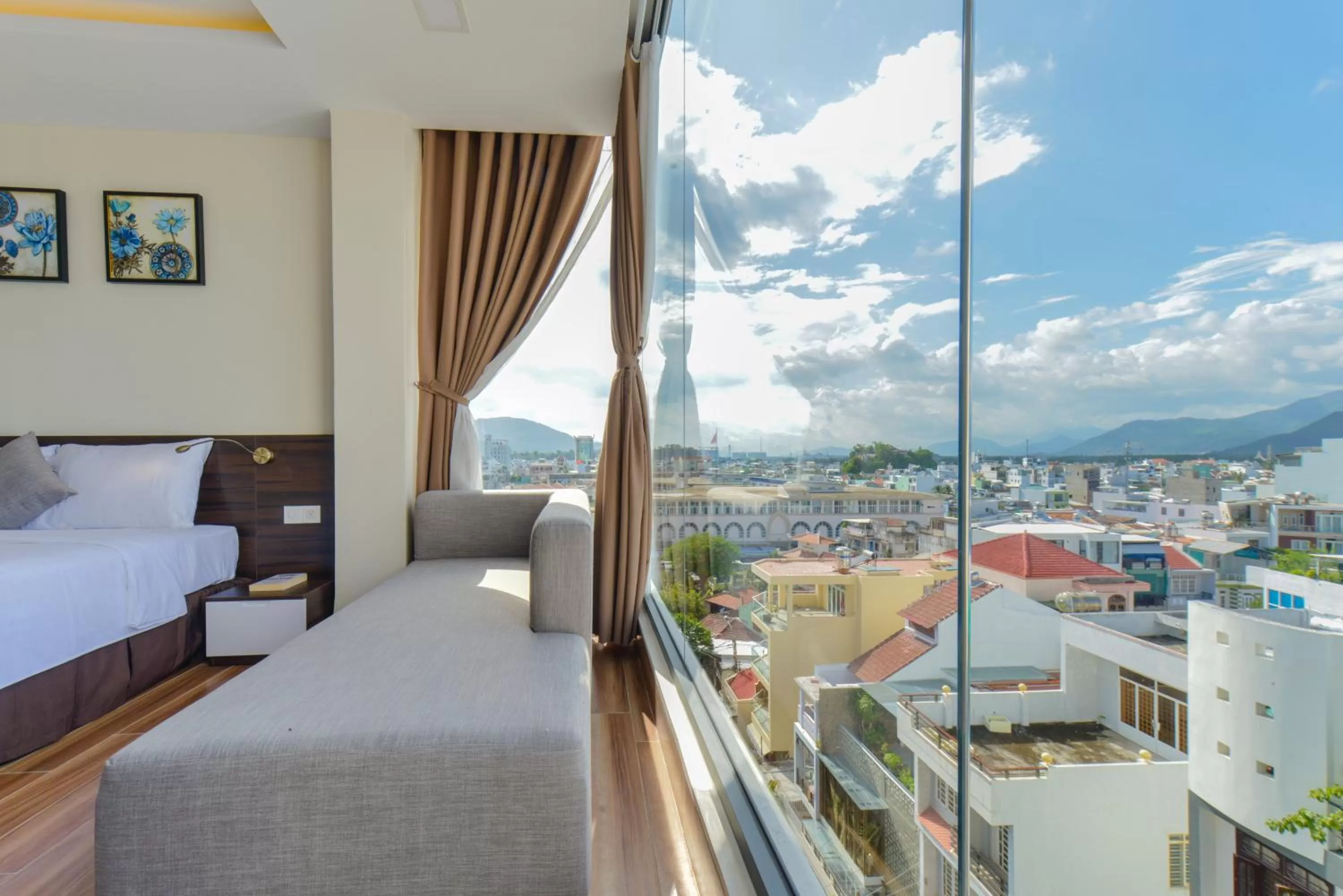 City view, Bed in Yen Vang Hotel & Apartment Nha Trang
