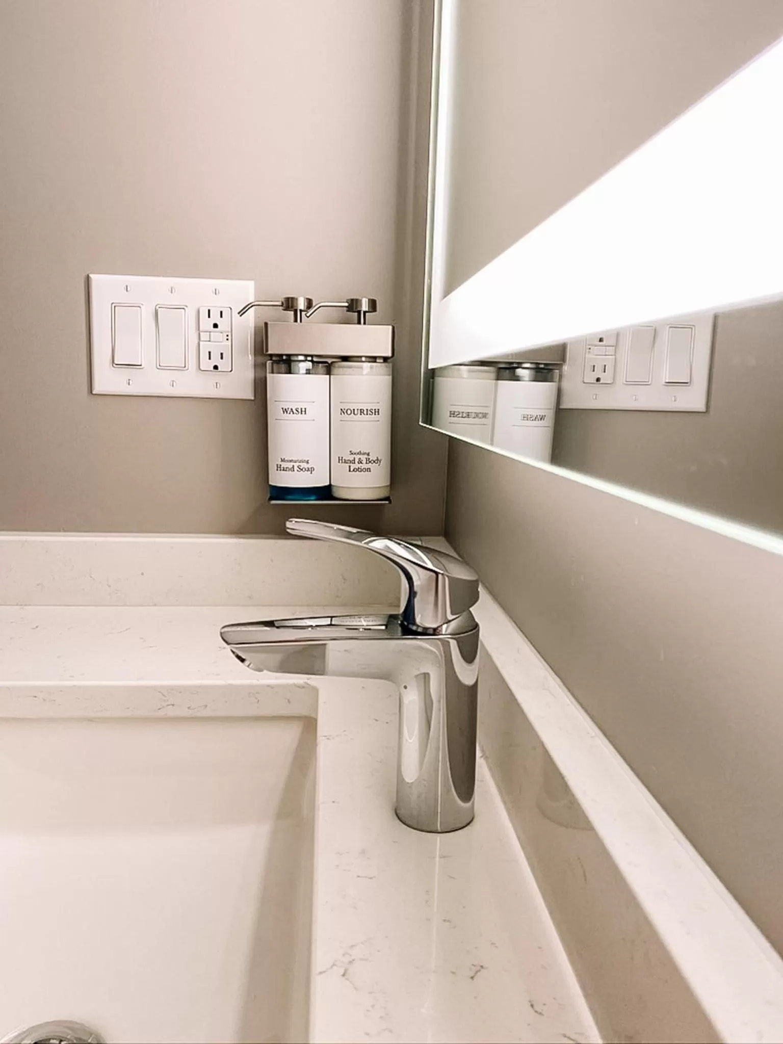 Bathroom in La Place Rendez-Vous Hotel