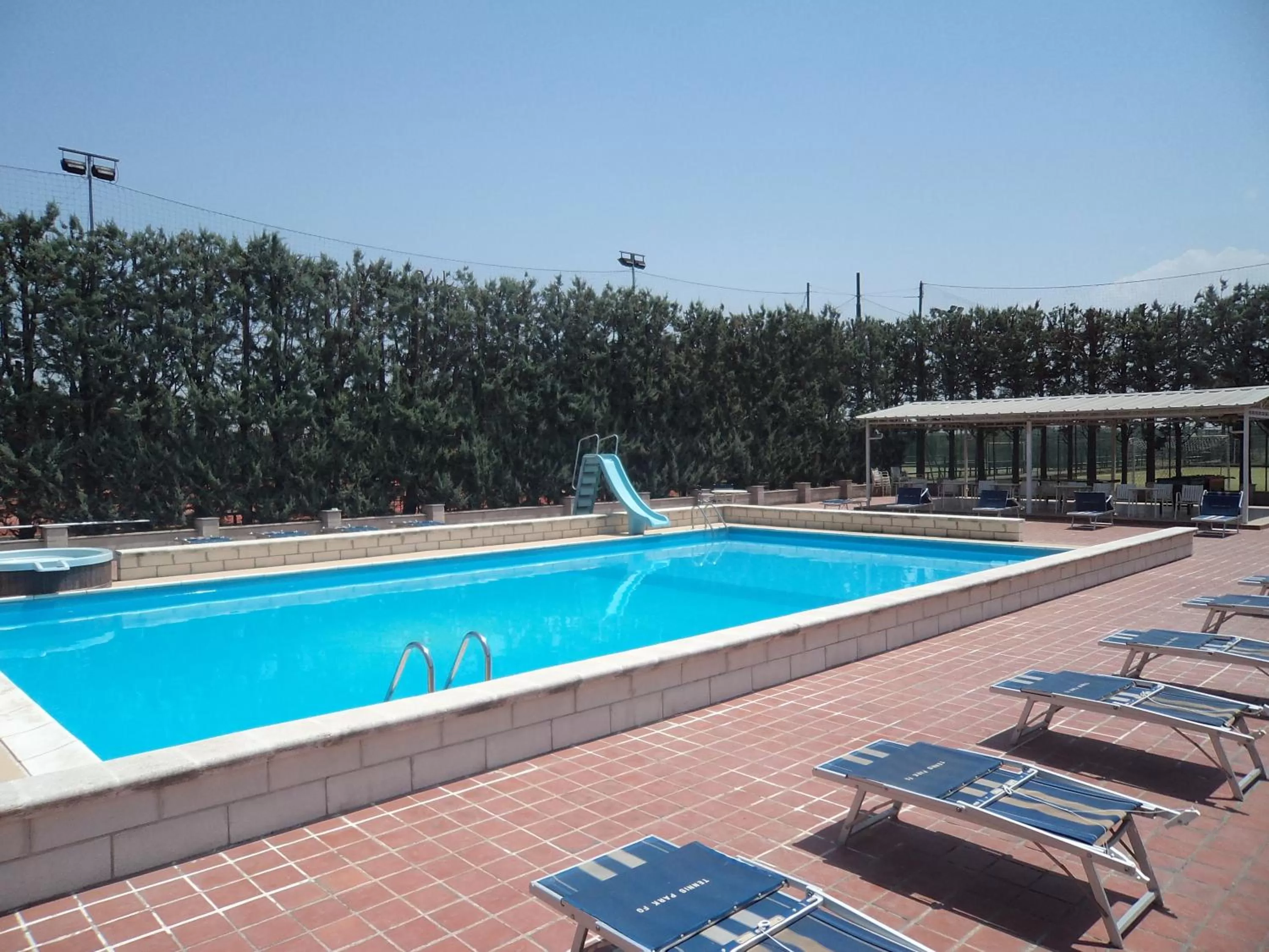 Swimming Pool in B&B Sportfoggia