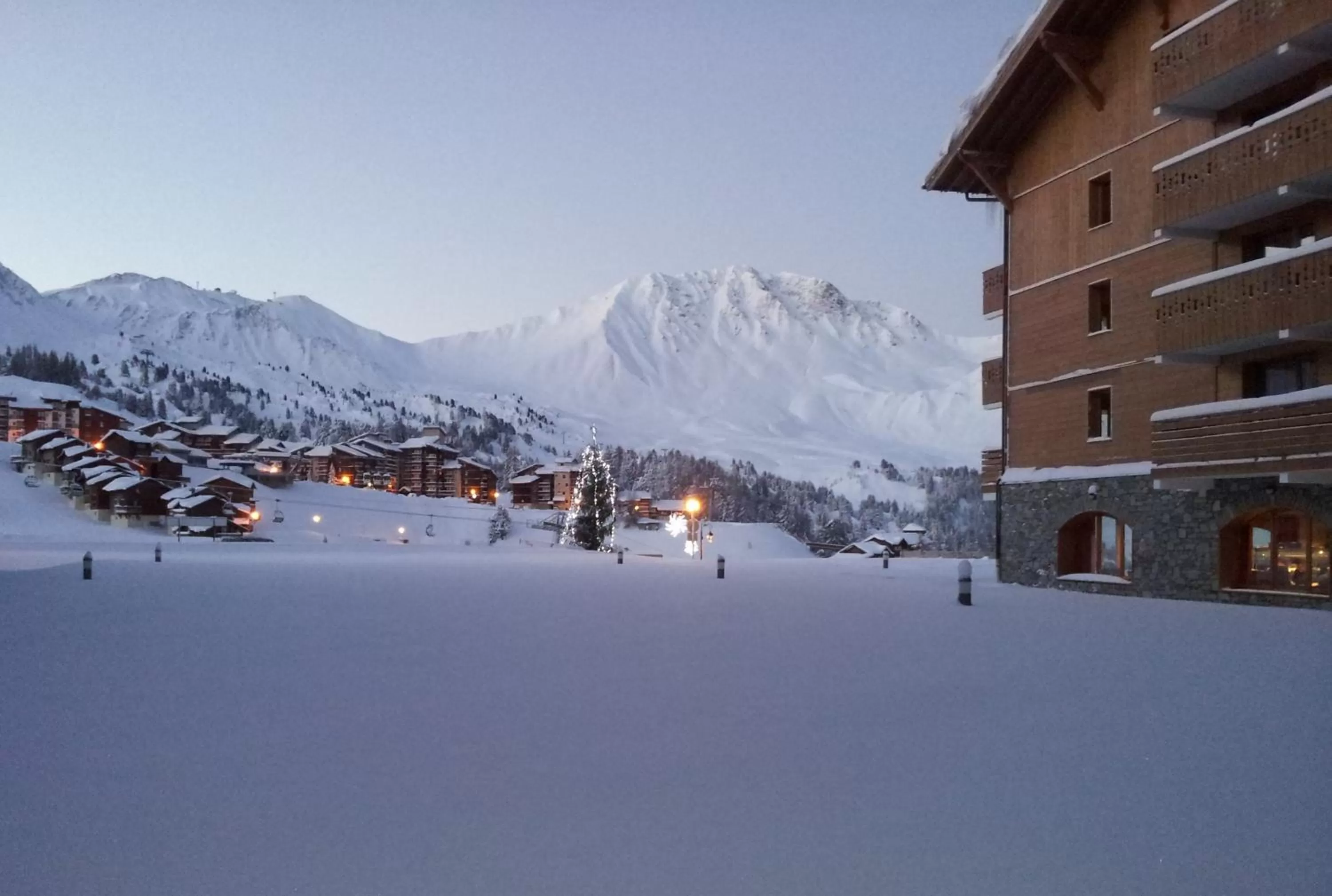 Facade/entrance in Le Vancouver