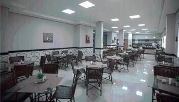 Restaurant/Places to Eat in Skala Traveling Hotel