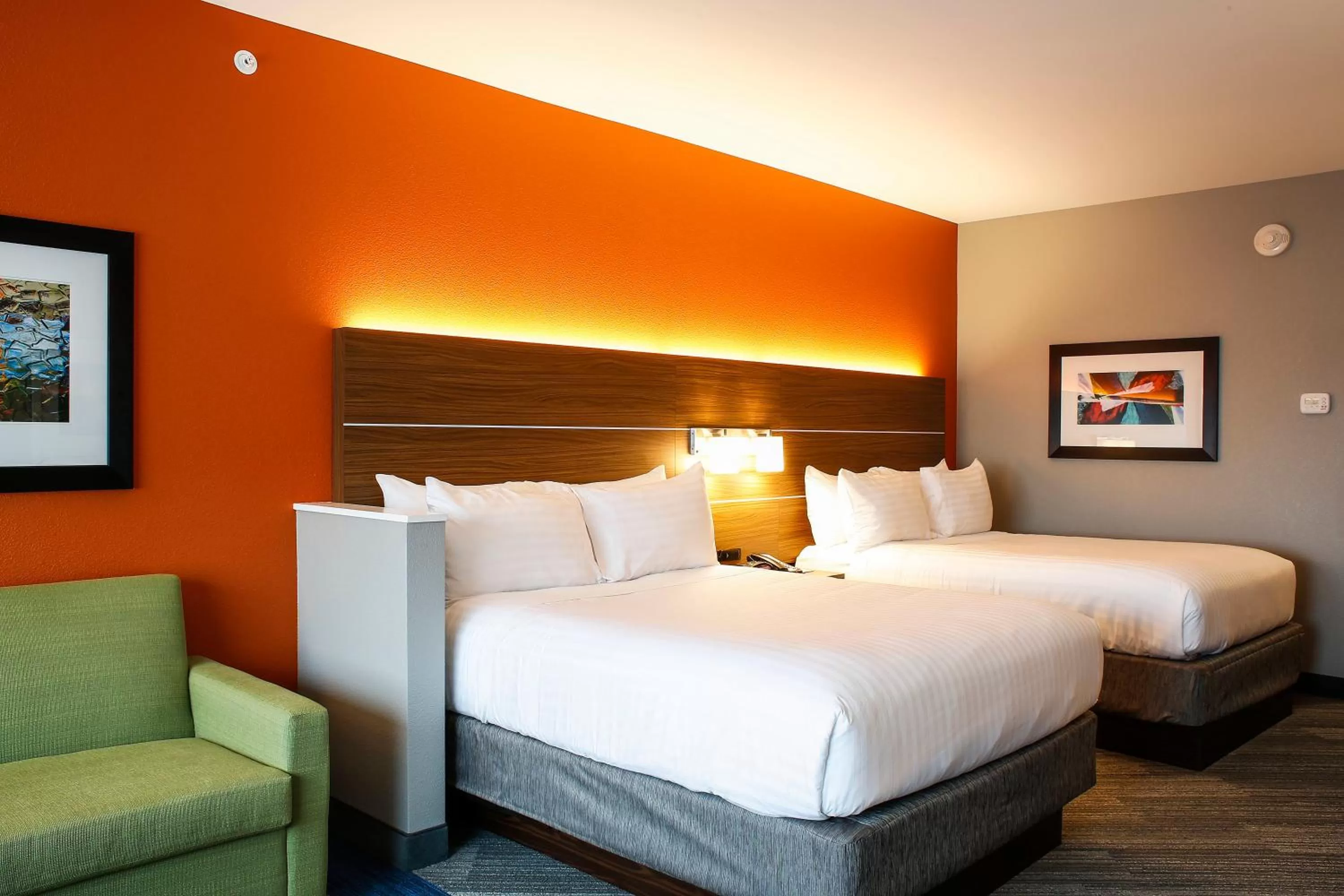 Bedroom, Bed in Holiday Inn Express & Suites Downtown Louisville by IHG