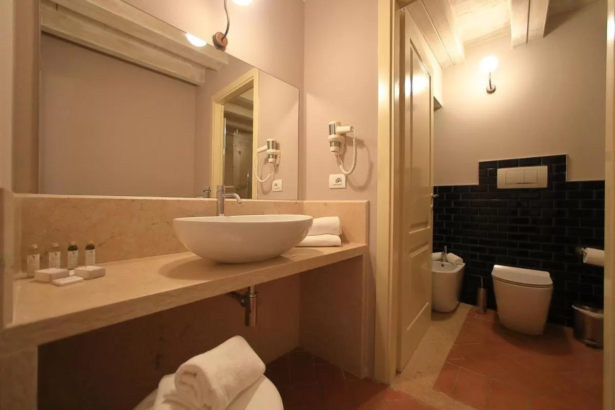 Bathroom in Classique