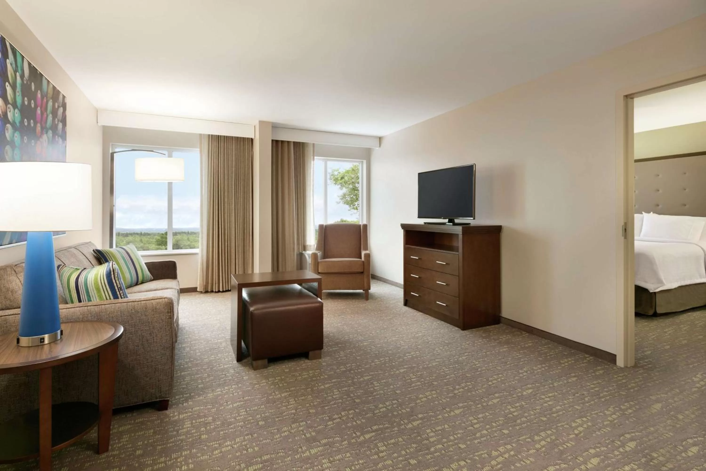 Living room, Bed in Homewood Suites By Hilton Hartford Manchester