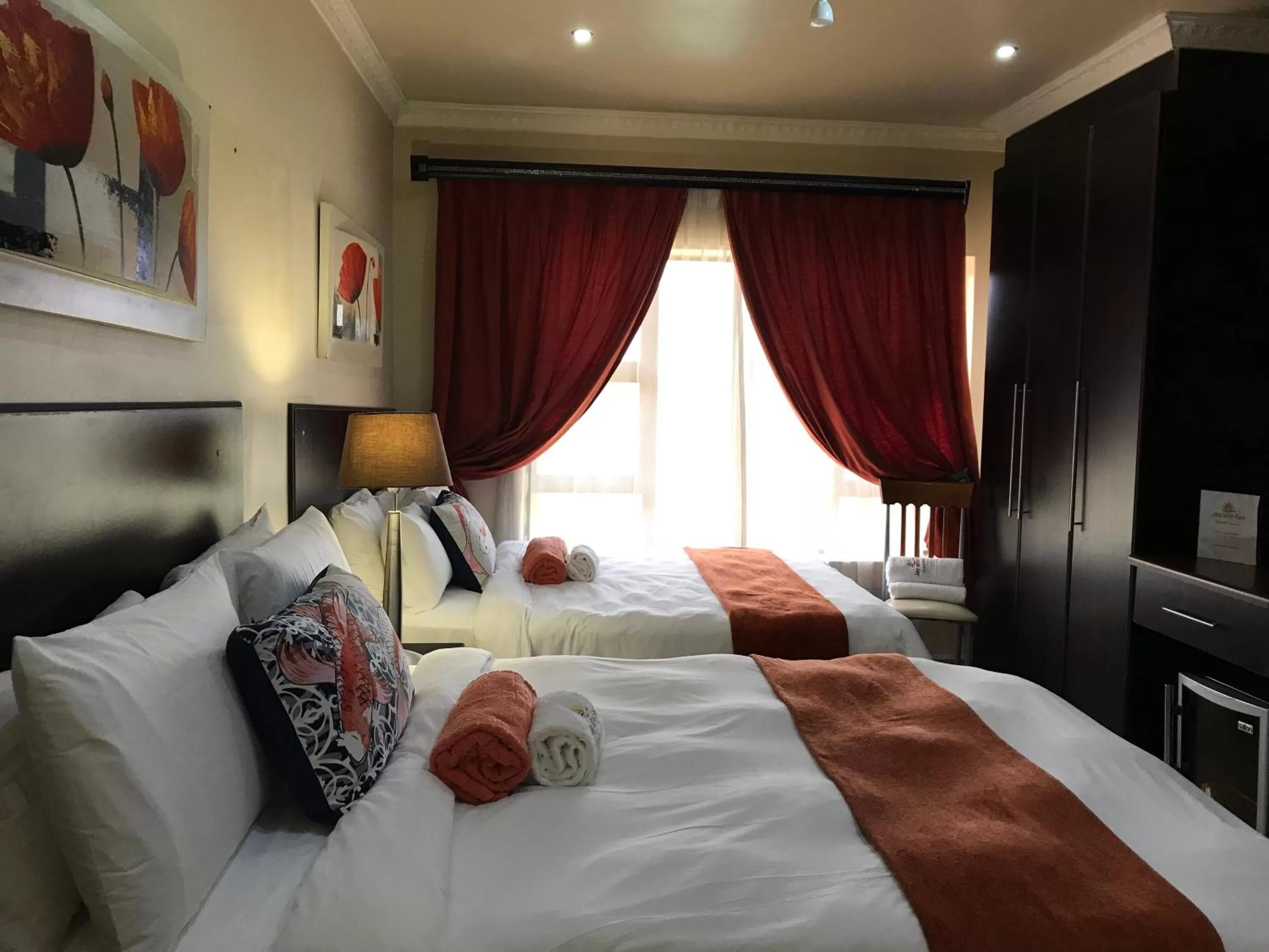 Bed in Jay and Bee Guesthouse