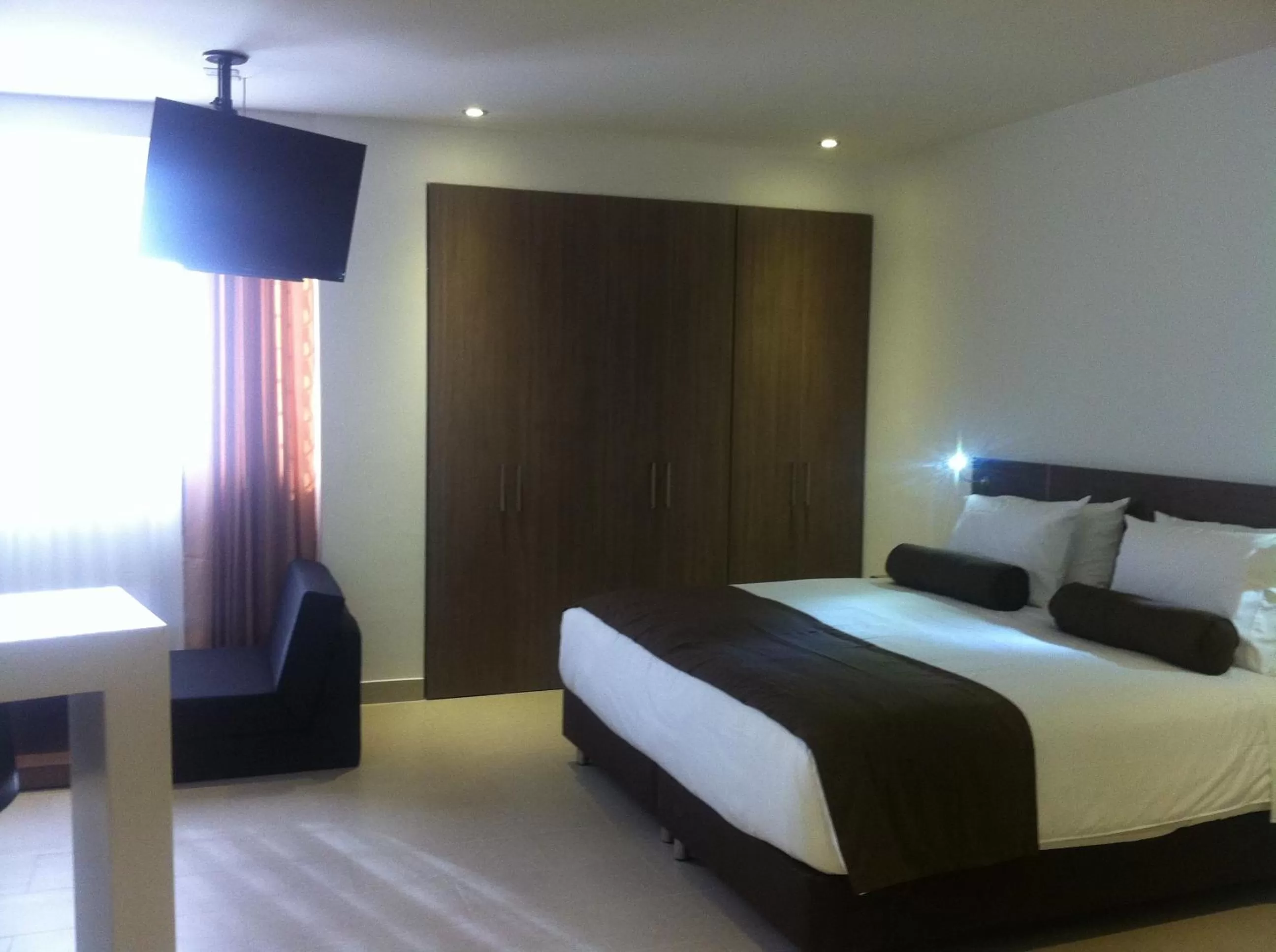 Bedroom, Bed in Hausen Hotel - Suites