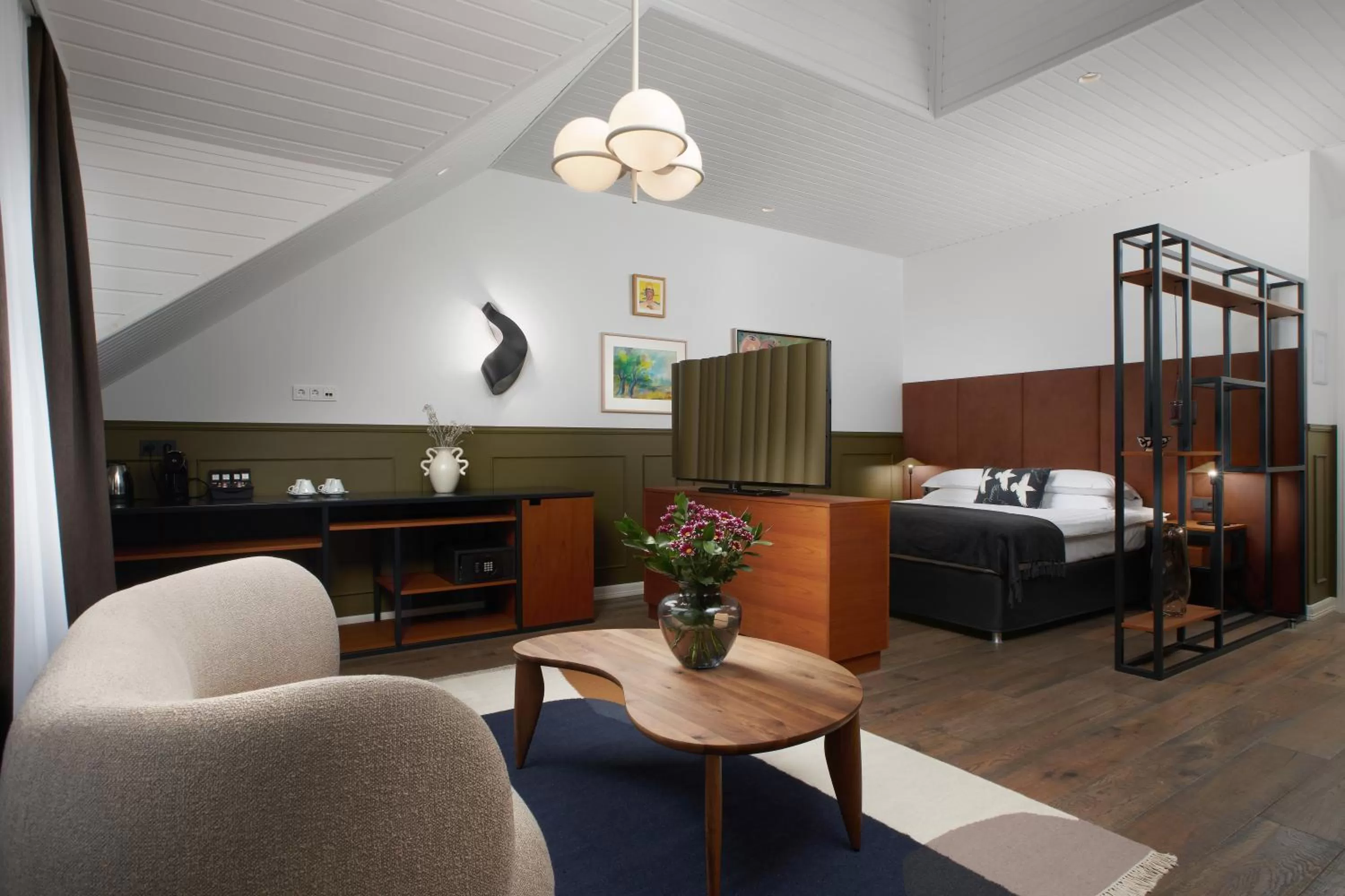 TV and multimedia, Bed in Alda Hotel Reykjavík