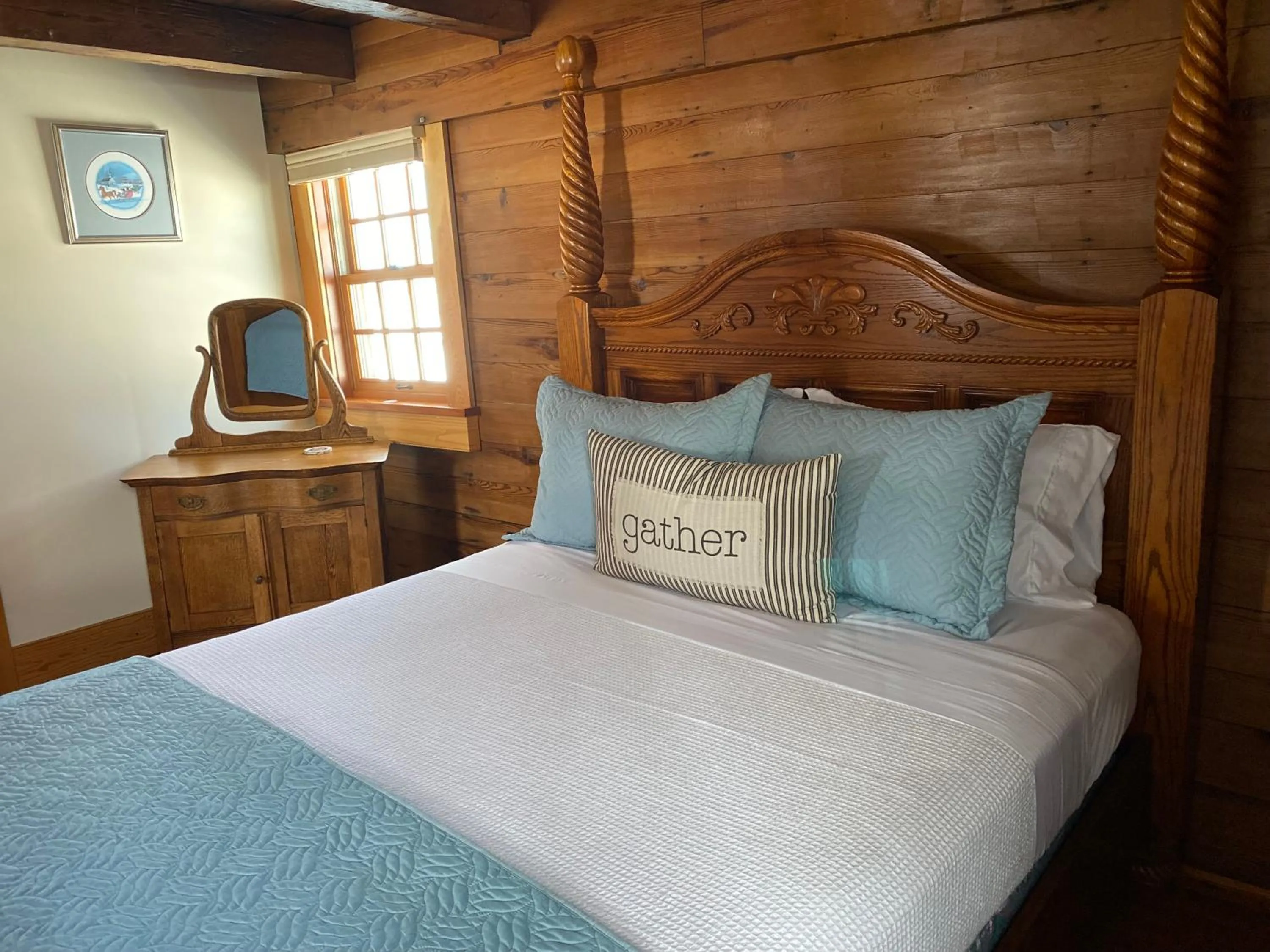 Bed in Silver Lake Bed and Breakfast