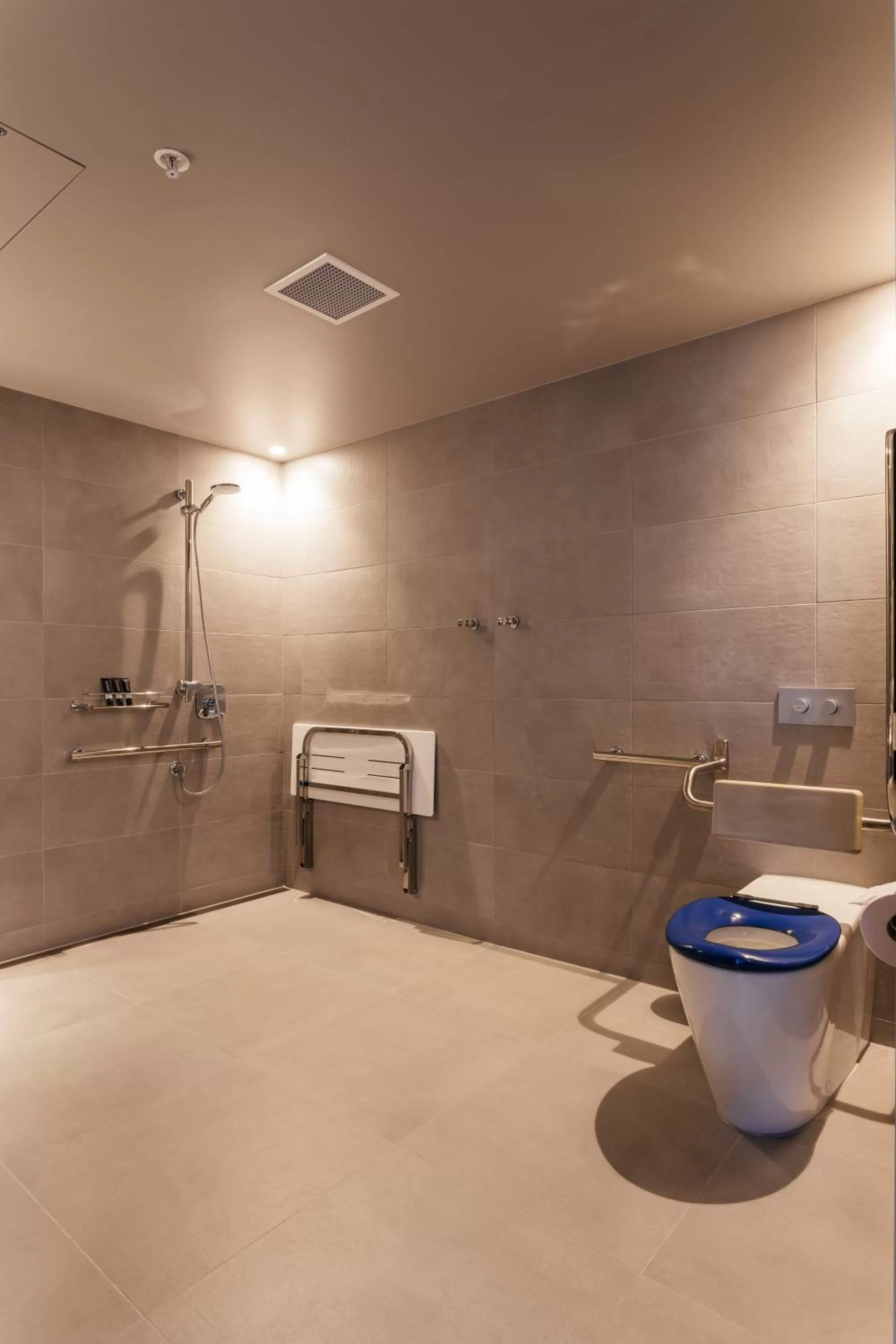 Toilet in MACq 01 Hotel