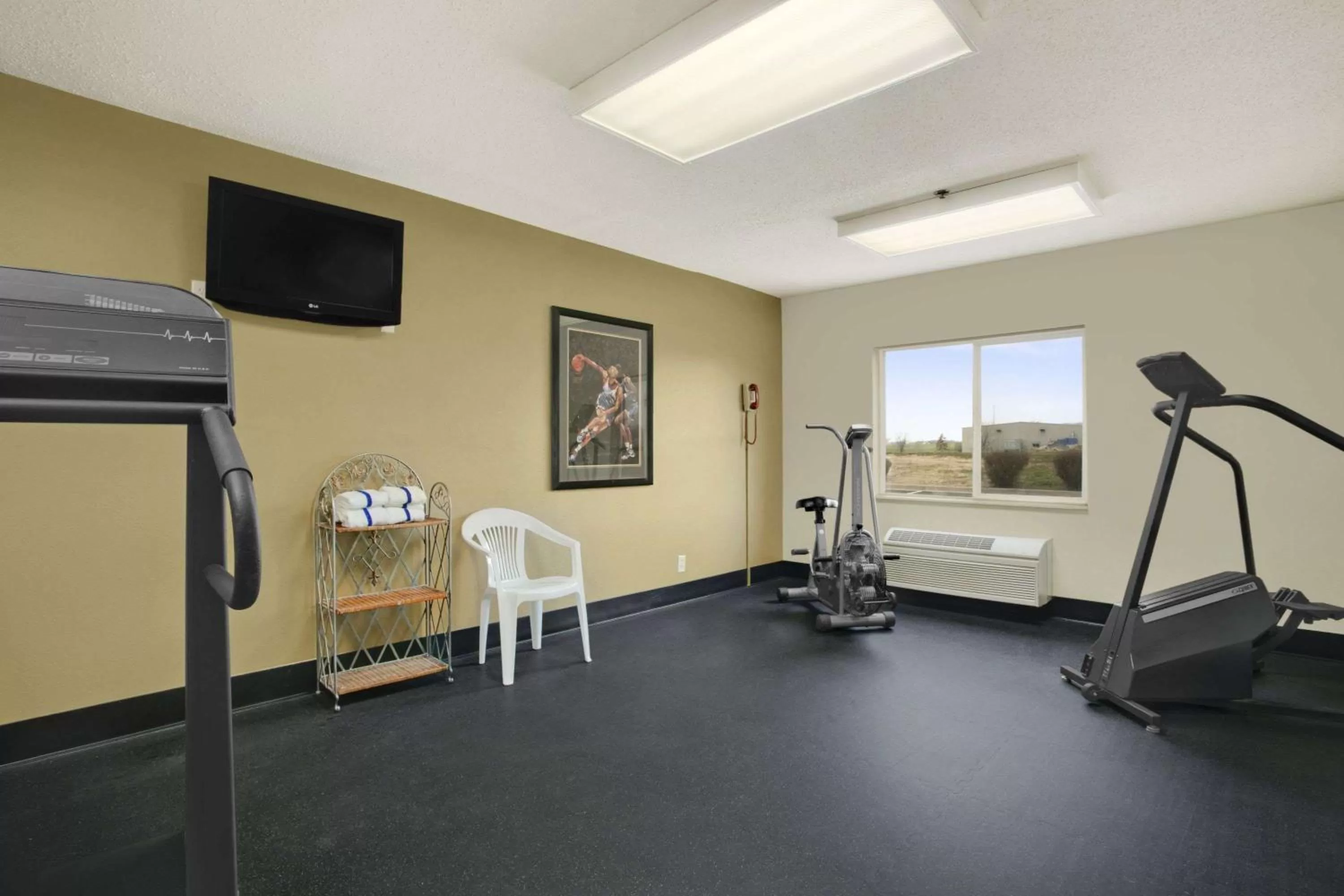 Fitness centre/facilities in Baymont by Wyndham Evansville North/Haubstadt