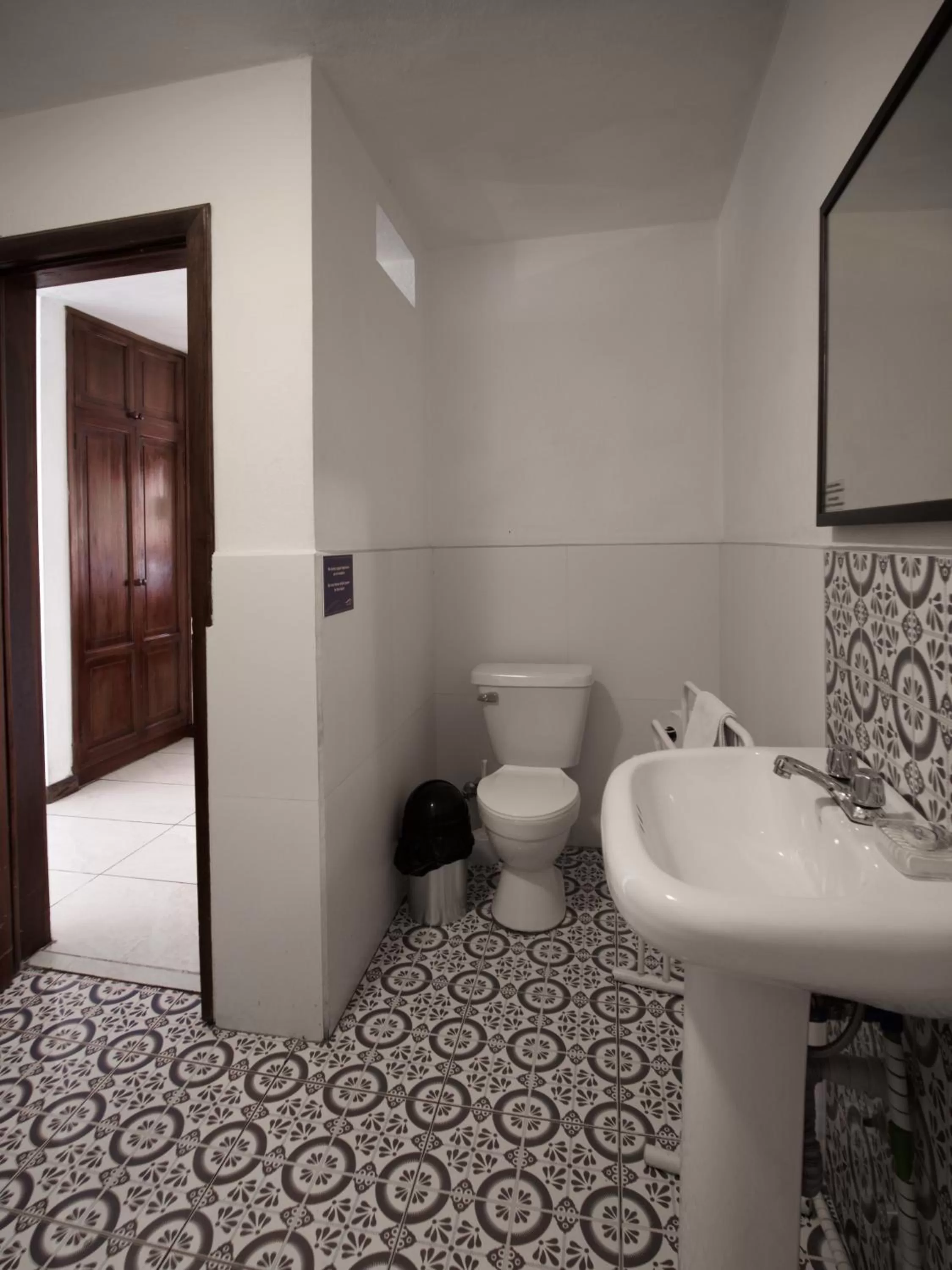 Bathroom in Apartamentos Otorongo Cuenca Ecuador