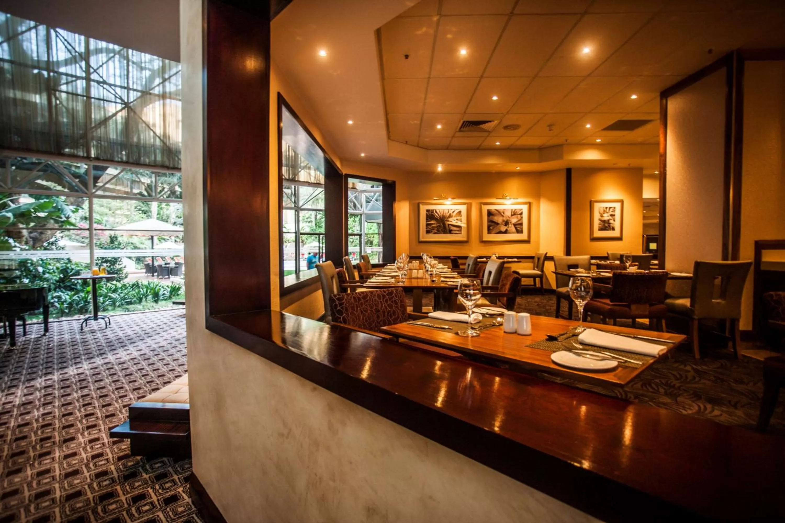 Restaurant/places to eat in Southern Sun Pretoria