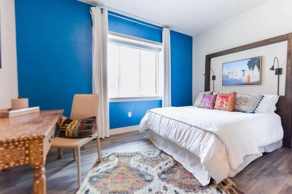 Bed in The Bishop Arts Hotel by Qresorts