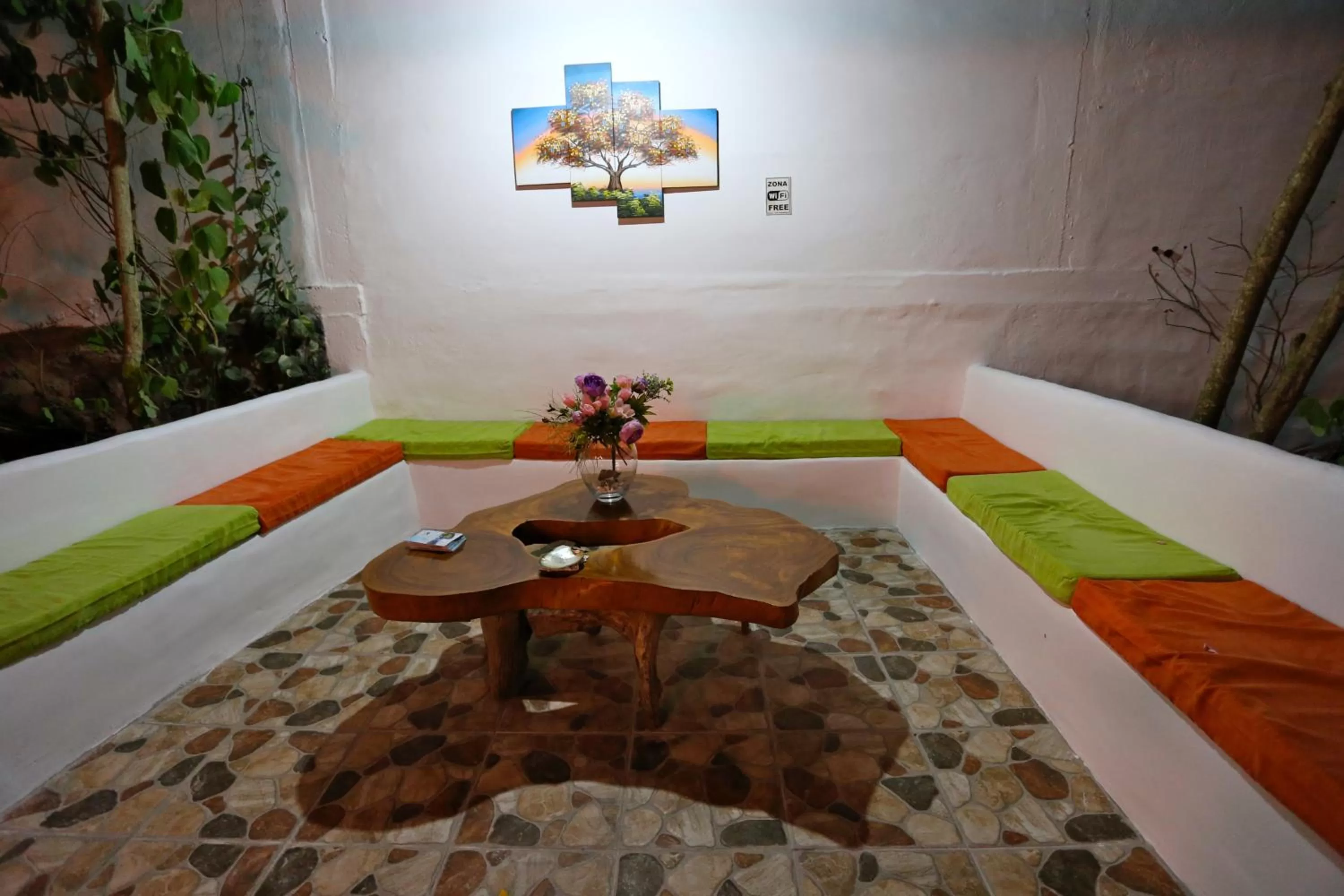 Seating area, Drinks in The Galapagos Pearl B&B