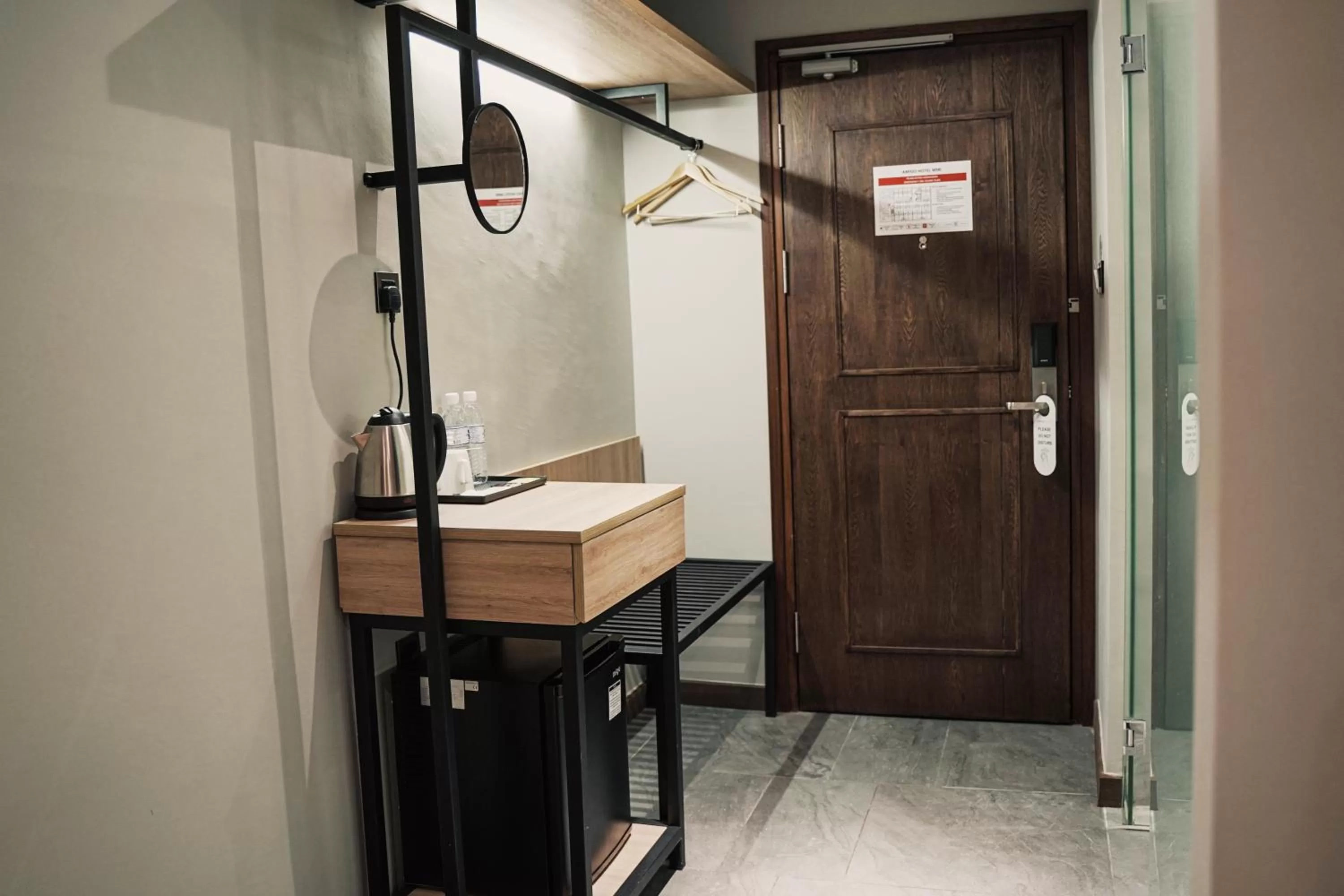 Coffee/tea facilities in Amigo Hotel