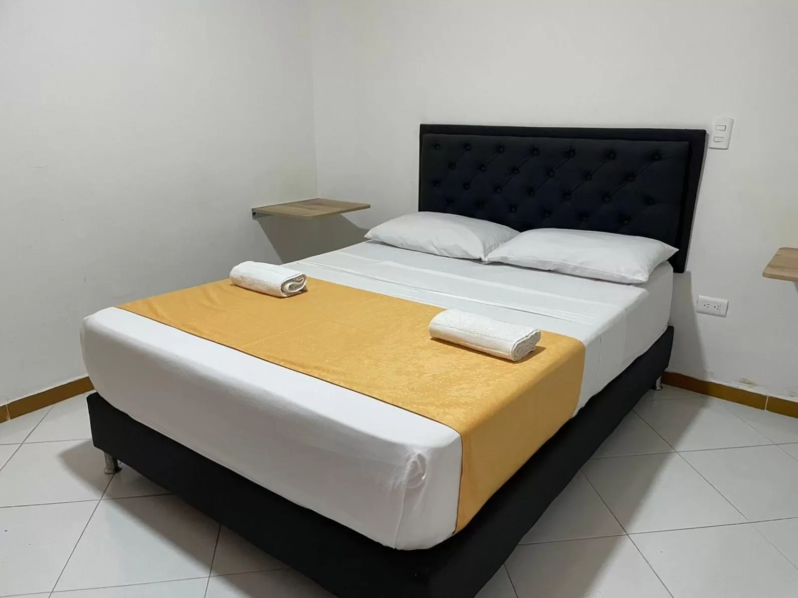 Bed in Hotel Picasso 70