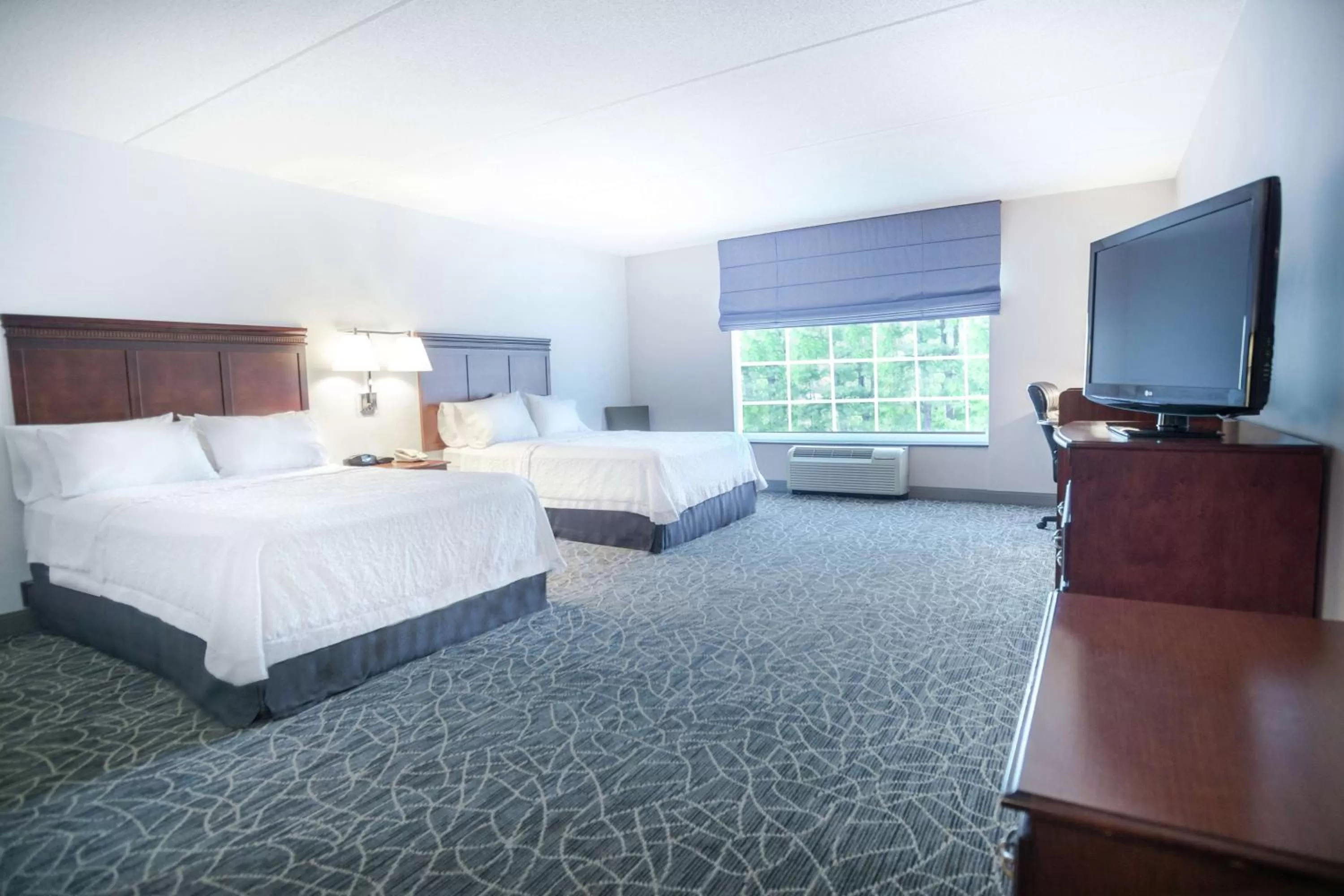 Bed in Hampton Inn & Suites Berkshires-Lenox