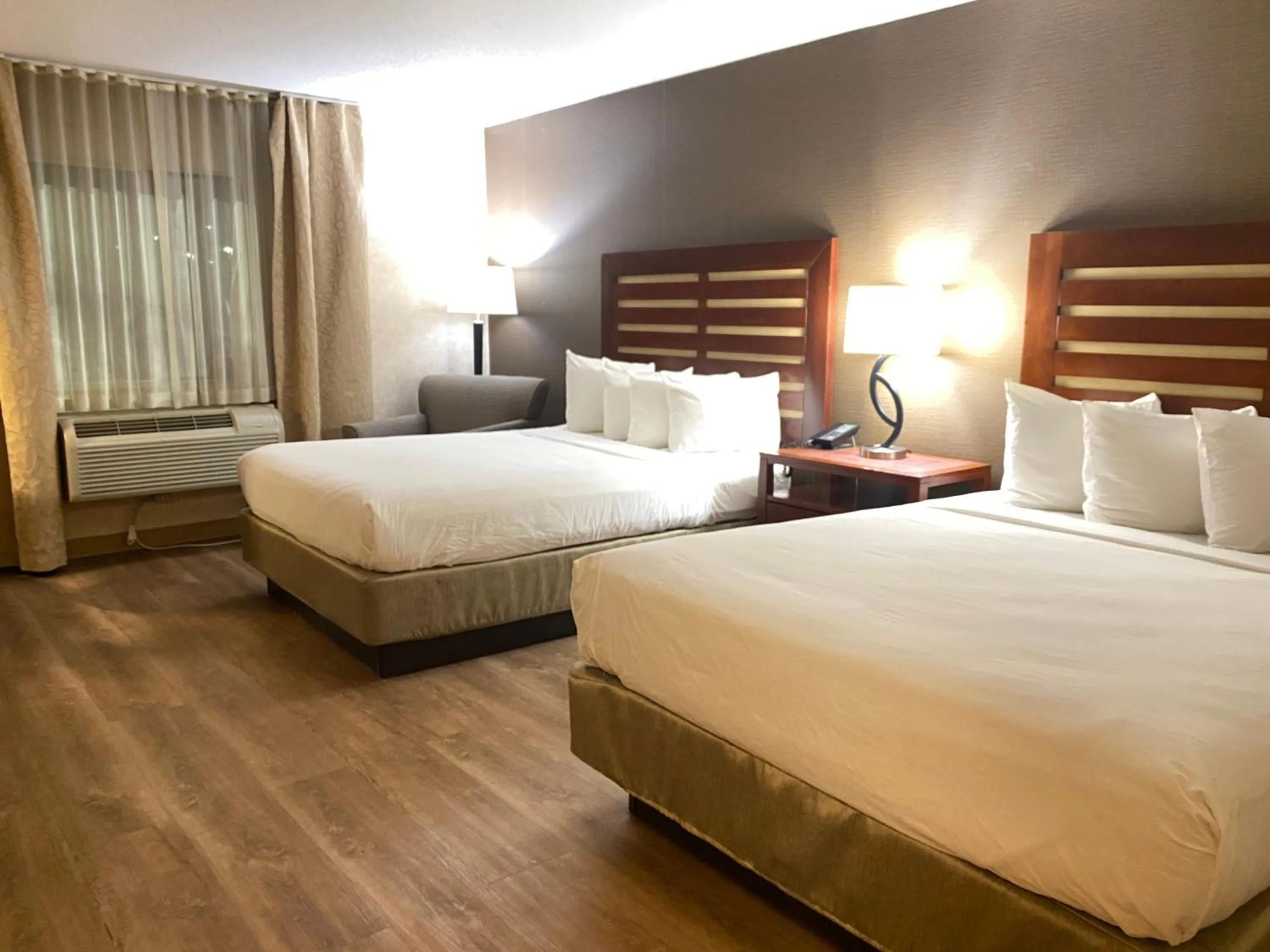 Bed in Wyndham Garden Grand Rapids Airport