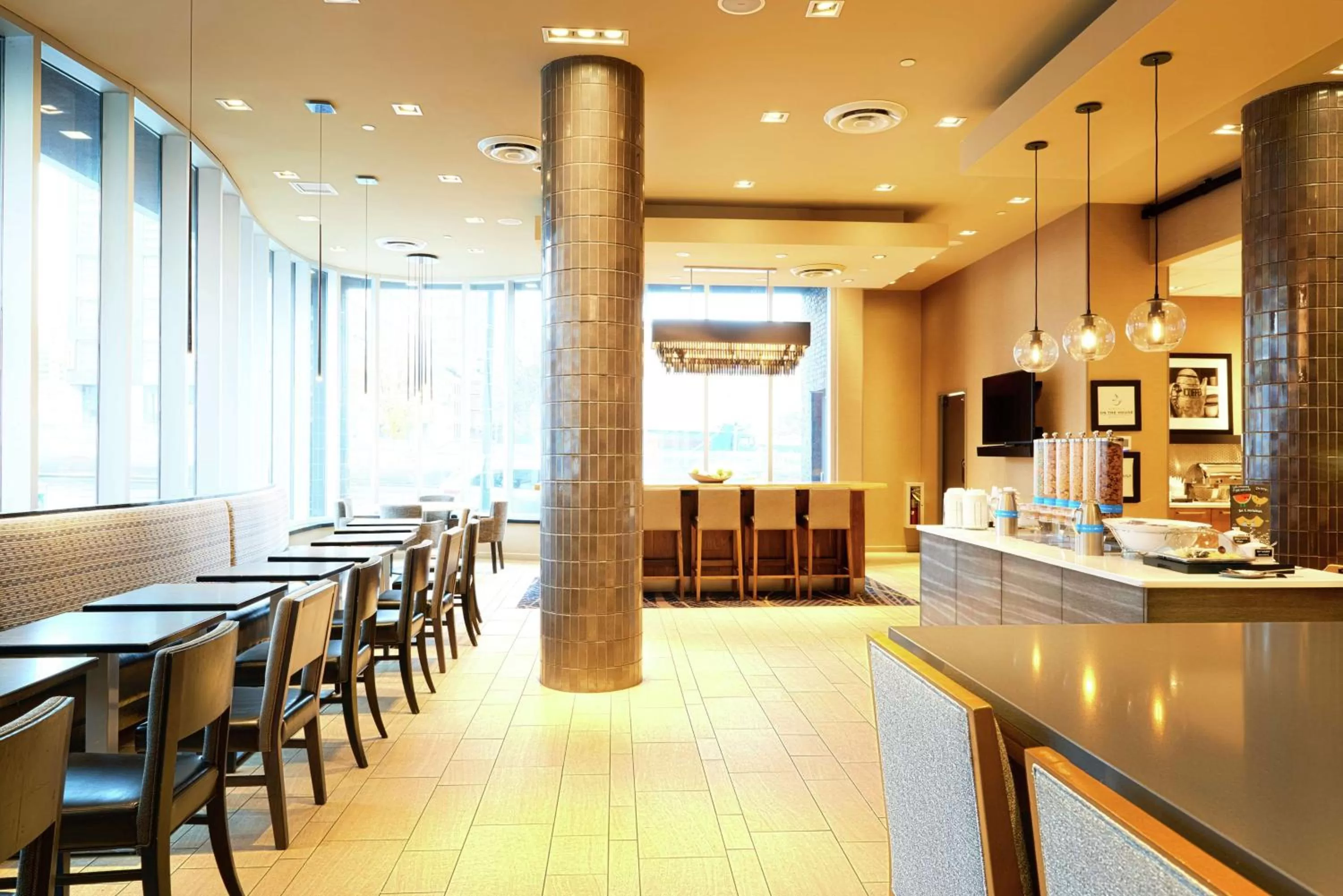 Breakfast in Hampton Inn Brooklyn Downtown