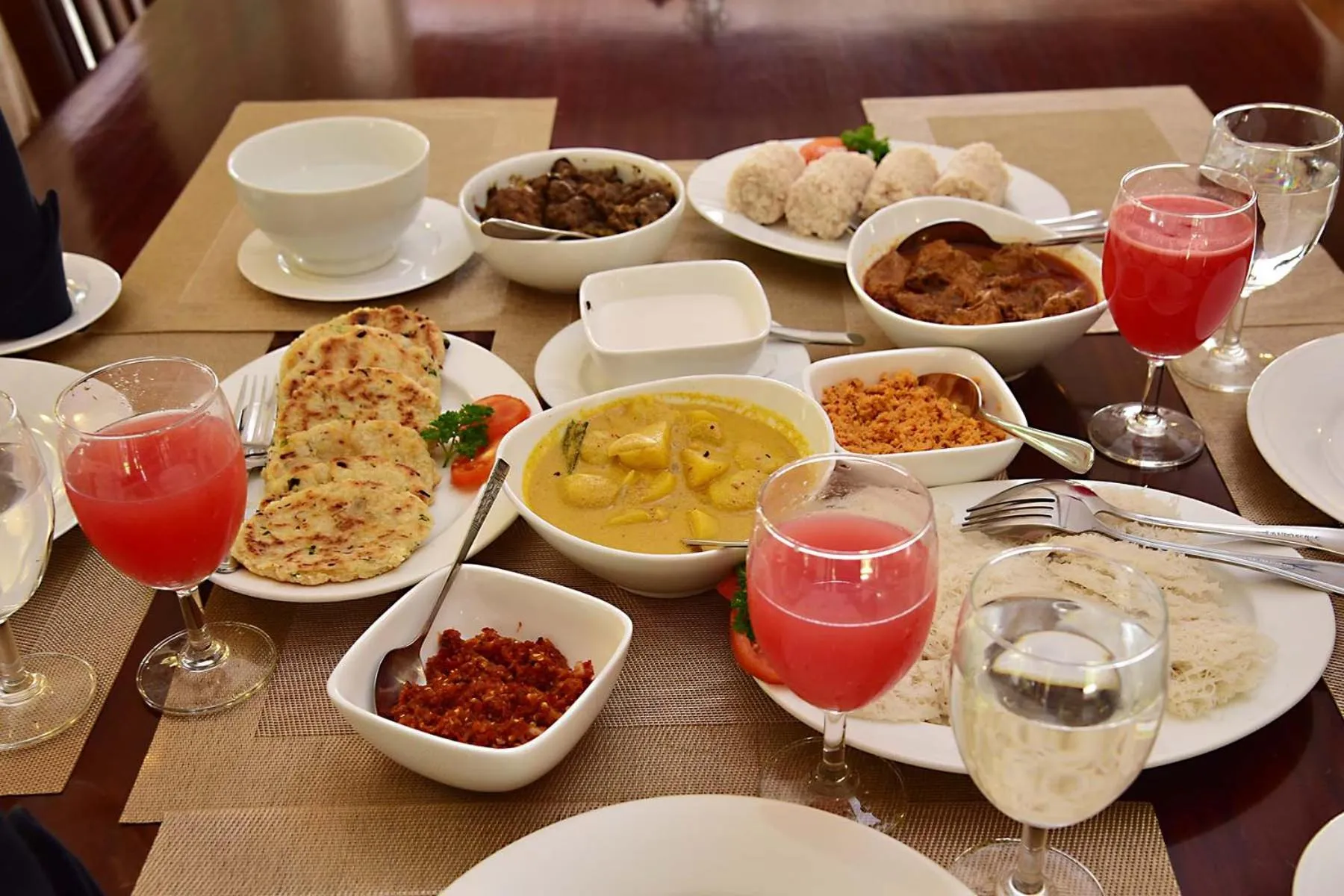 Food and drinks in Colombo Villa