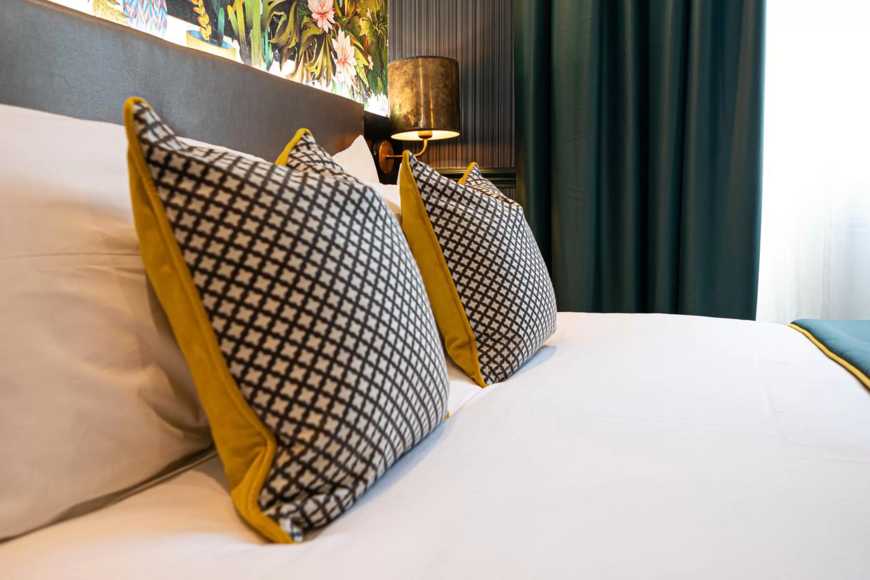 Bed in Hyde Park Green