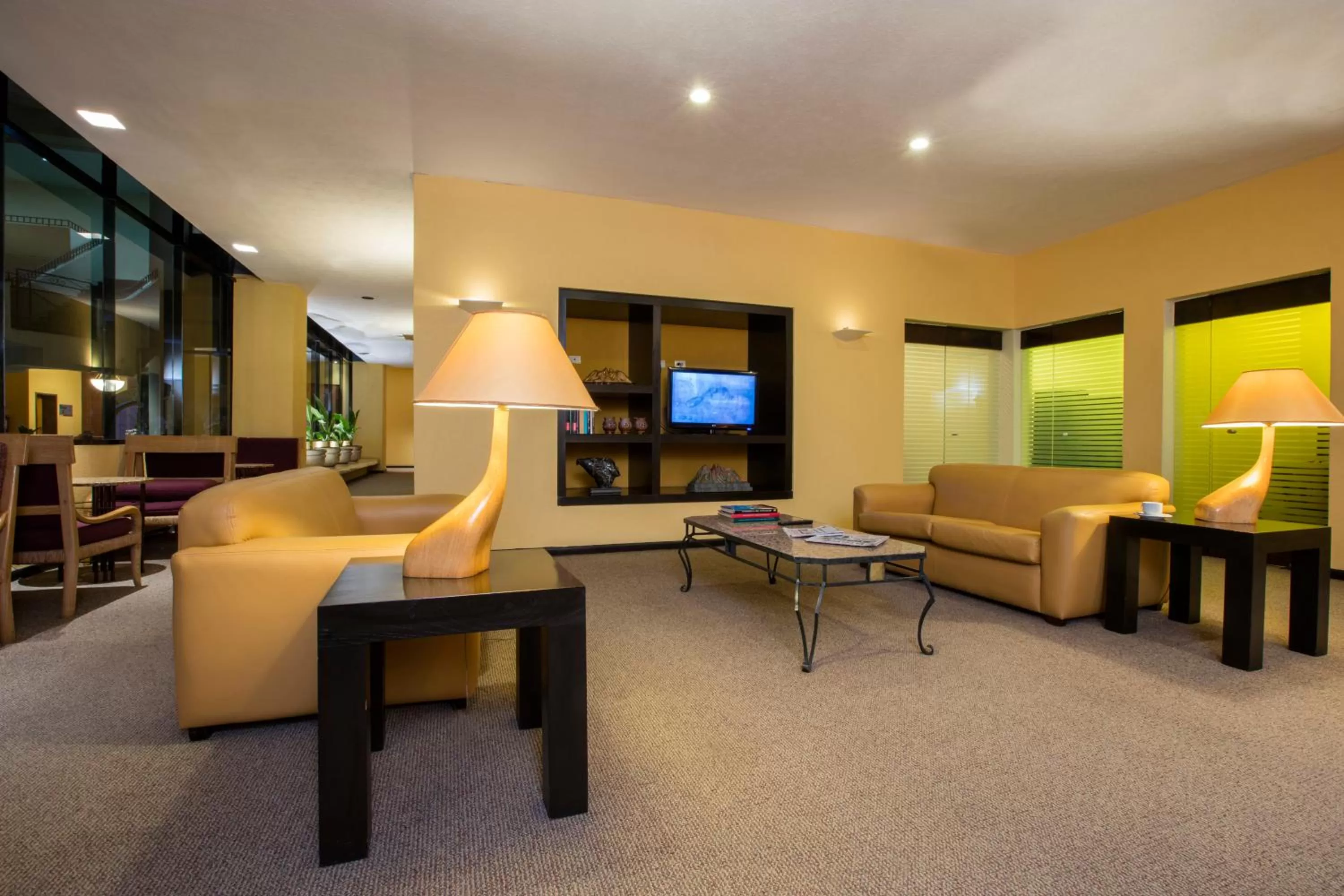 Business facilities in Krystal Monterrey