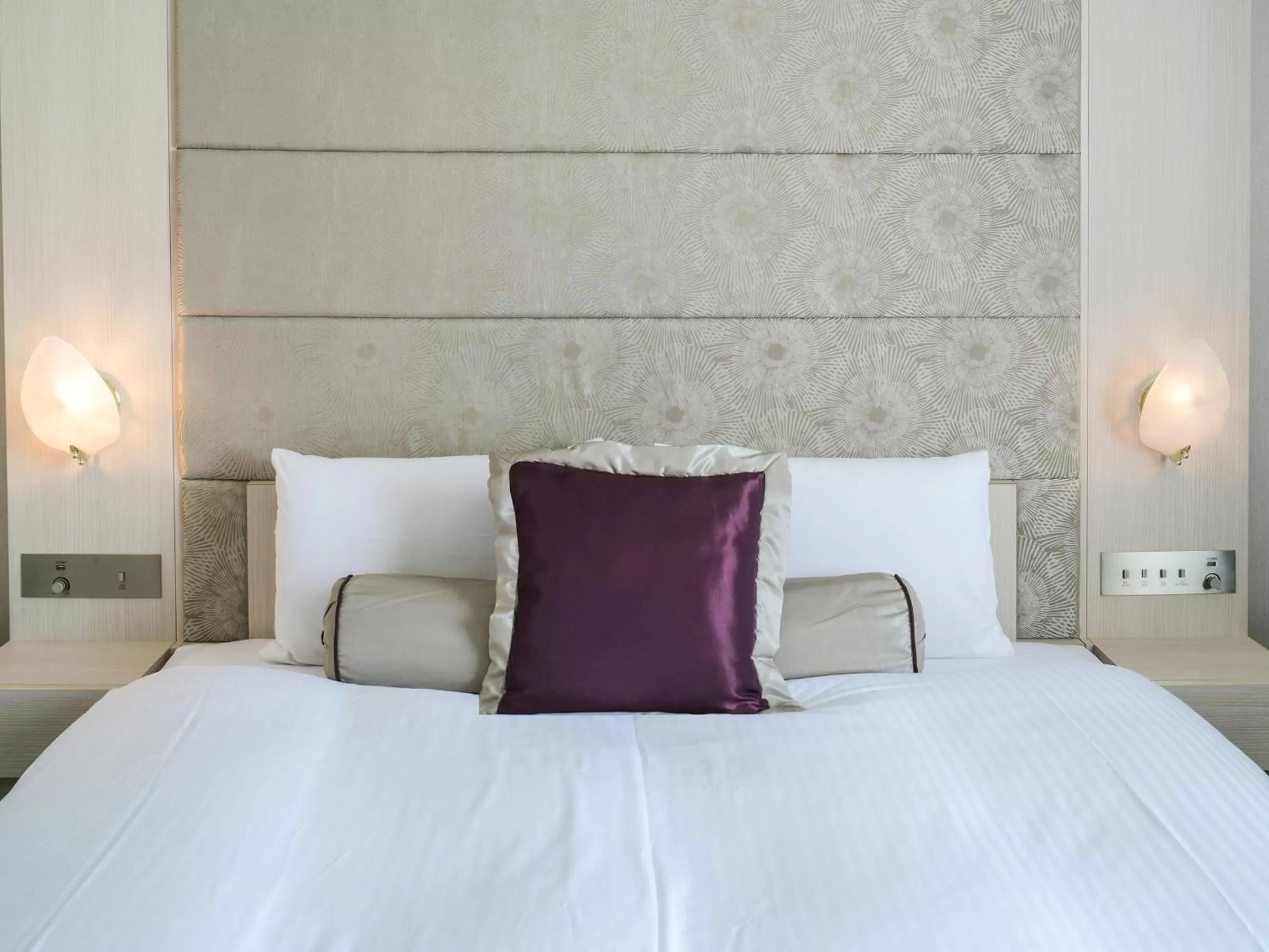 Bed in Vessel Inn Shigamoriyama Station