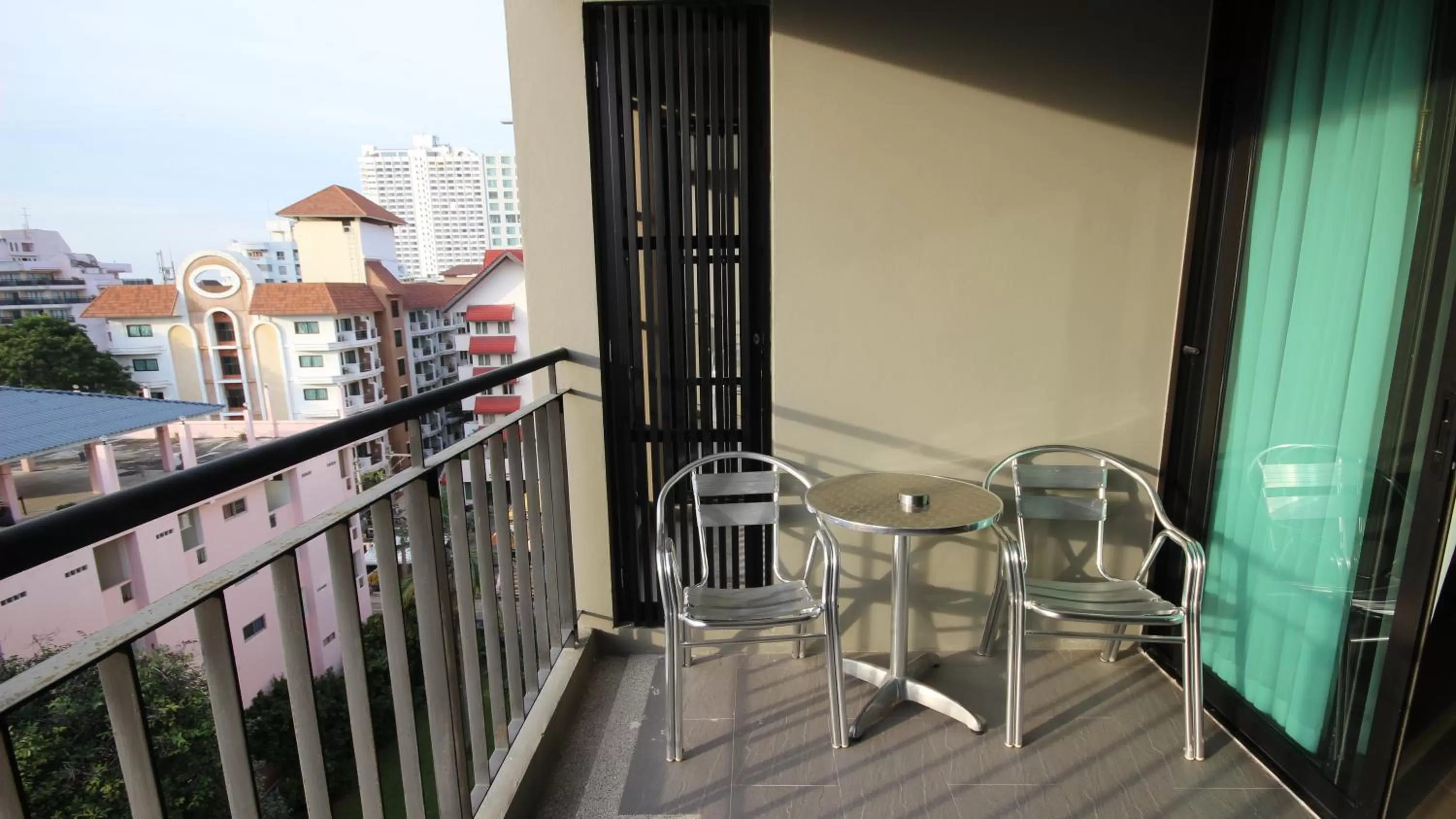 Balcony/Terrace in Season Five Hotel