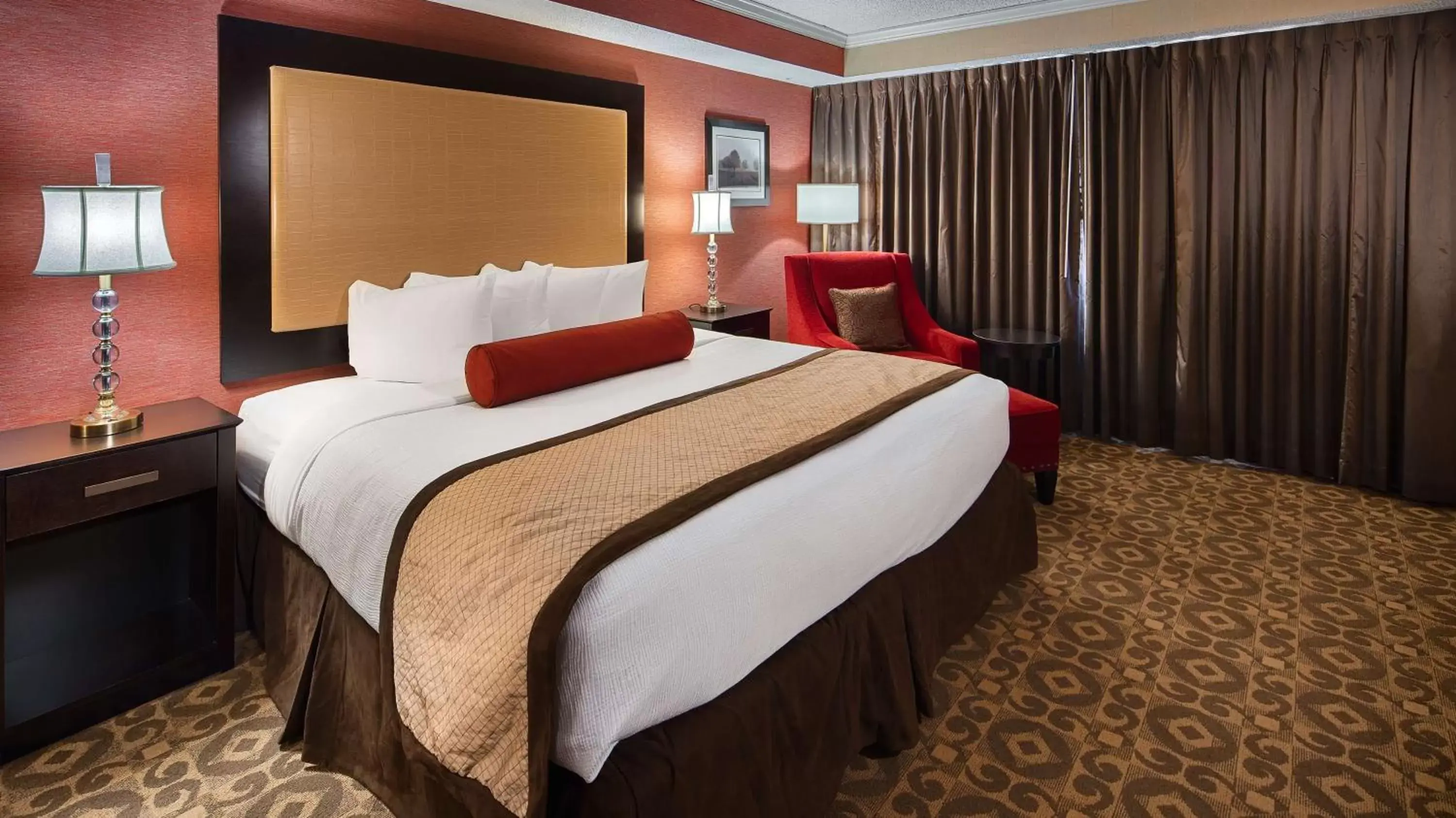 Executive Queen Room with Bath Tub - Disability Access in Best Western Premier Nicollet Inn Executive Queen Room with Bath Tub - Disability Access in Best Western Premier Nicollet Inn