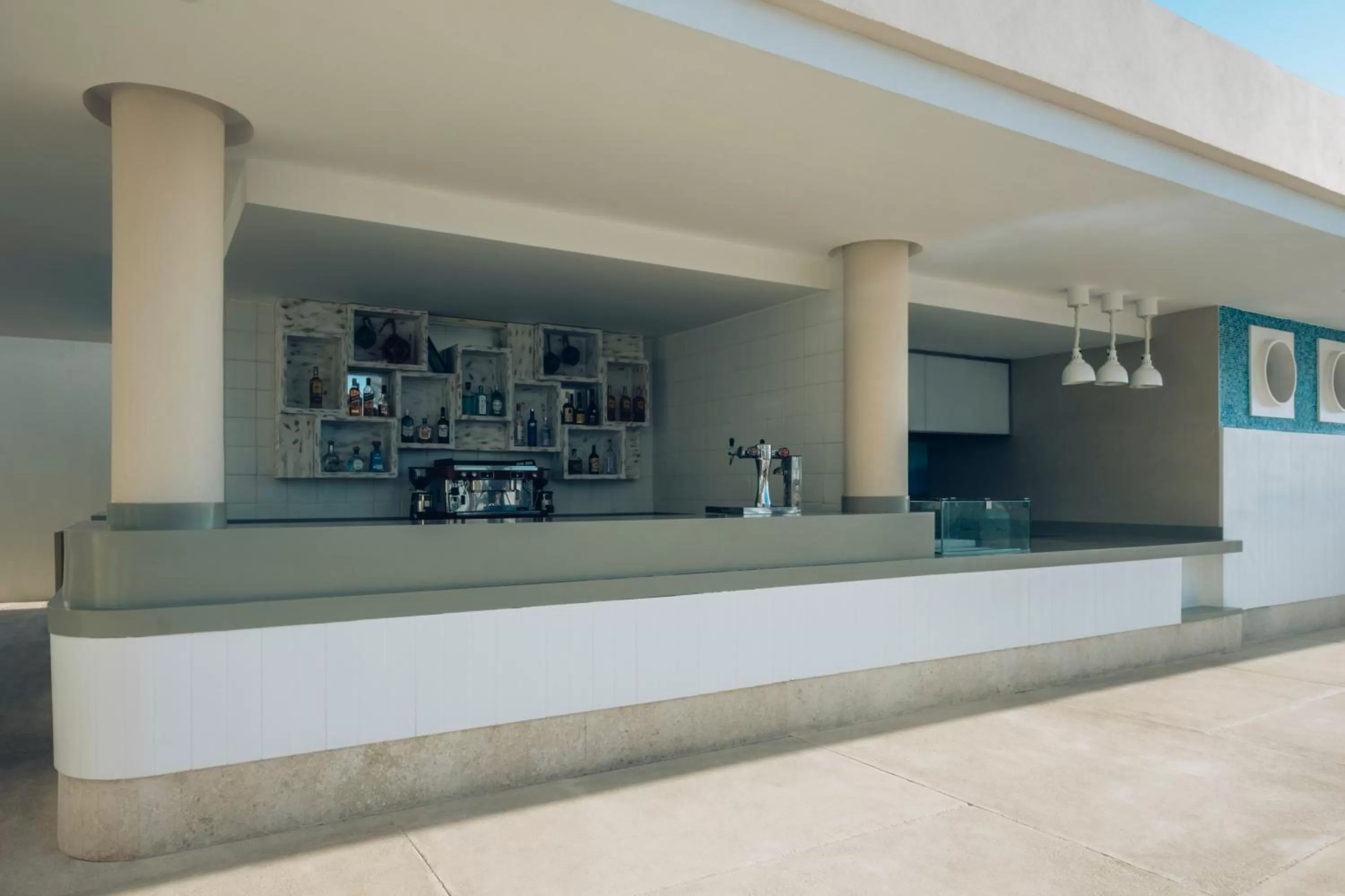 Lounge or bar in Coral Level at Iberostar Selection Cancun