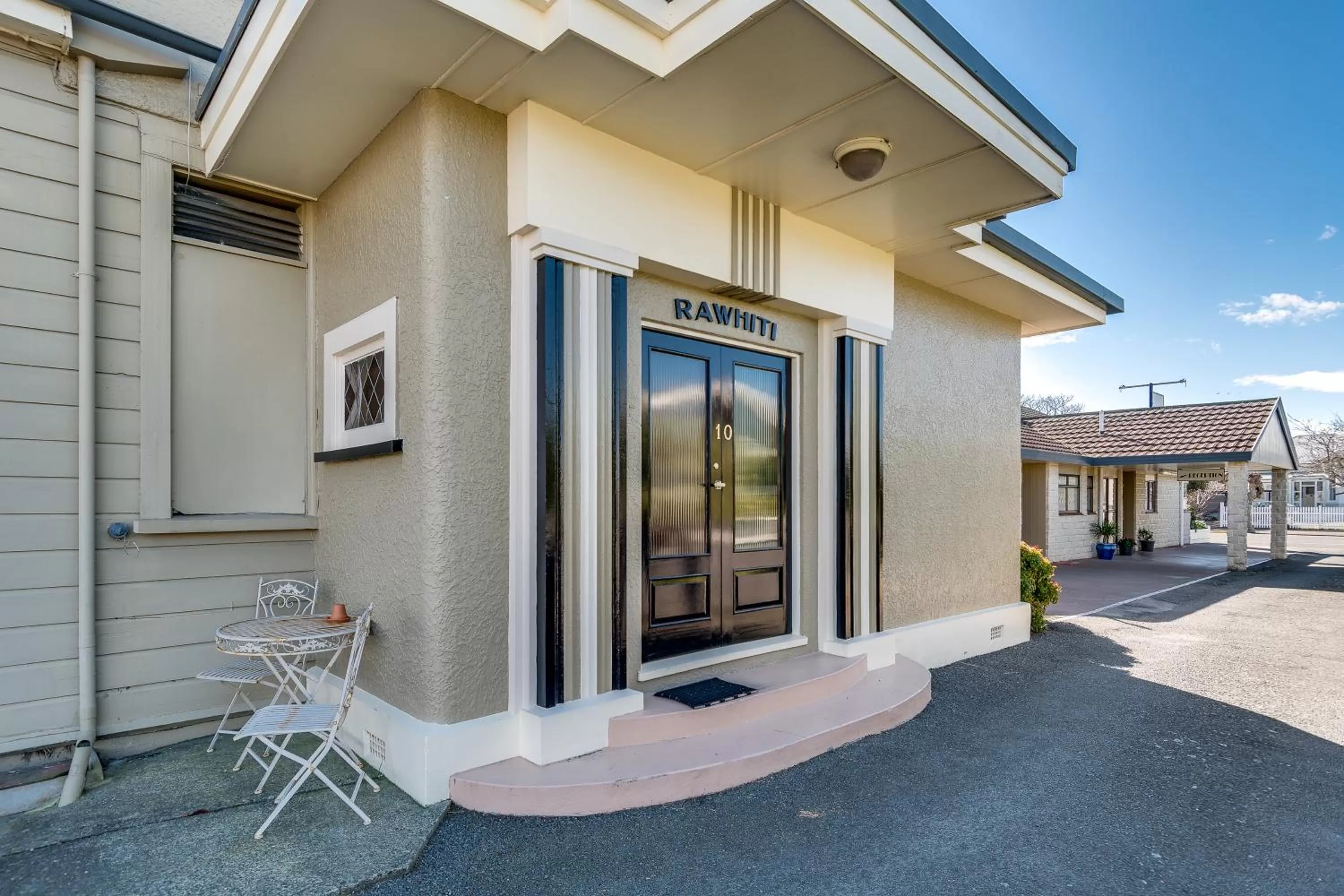 Facade/entrance, Property Building in Gardner Court Motel