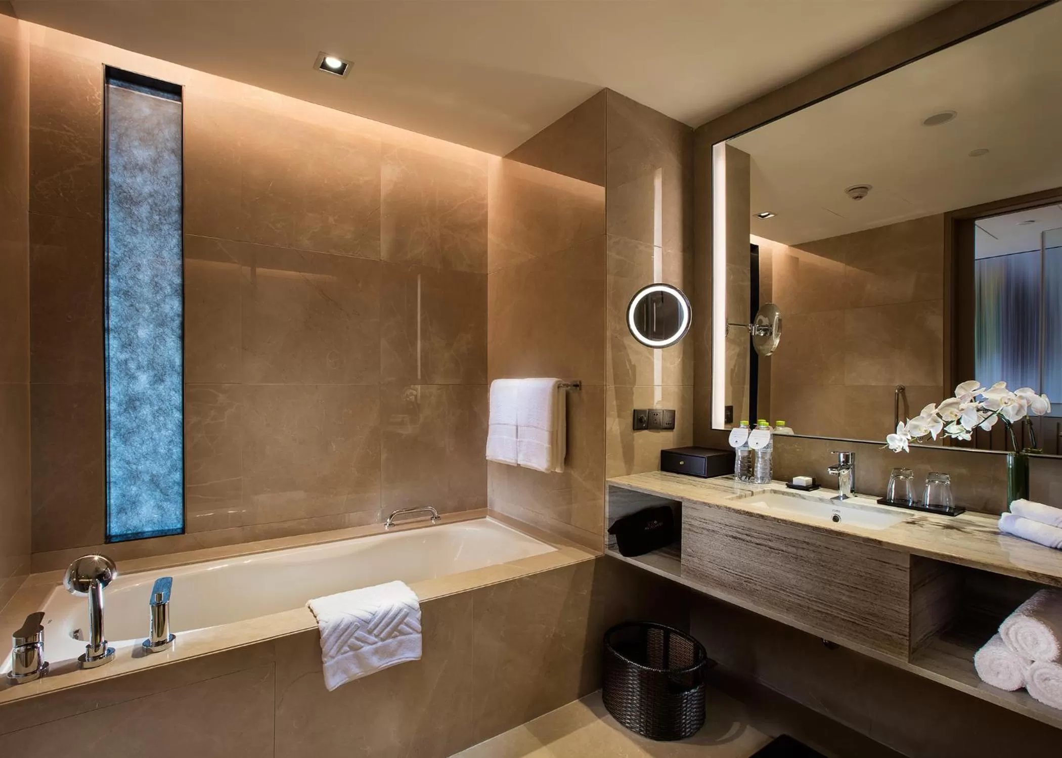 Executive King Room - Lounge Access in DoubleTree by Hilton Chongqing - Nan'an