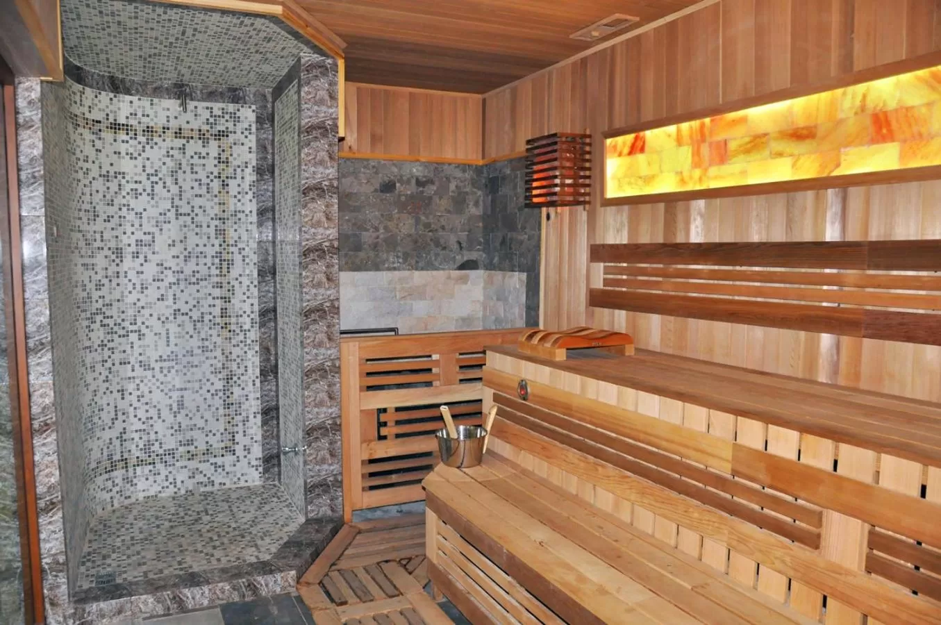 Sauna in Parliament Palace Hotel