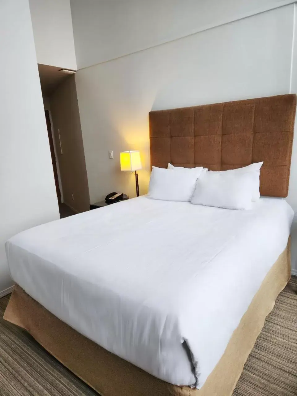 Village Micro Queen Room in Executive Inn Whistler Village Micro Queen Room in Executive Inn Whistler