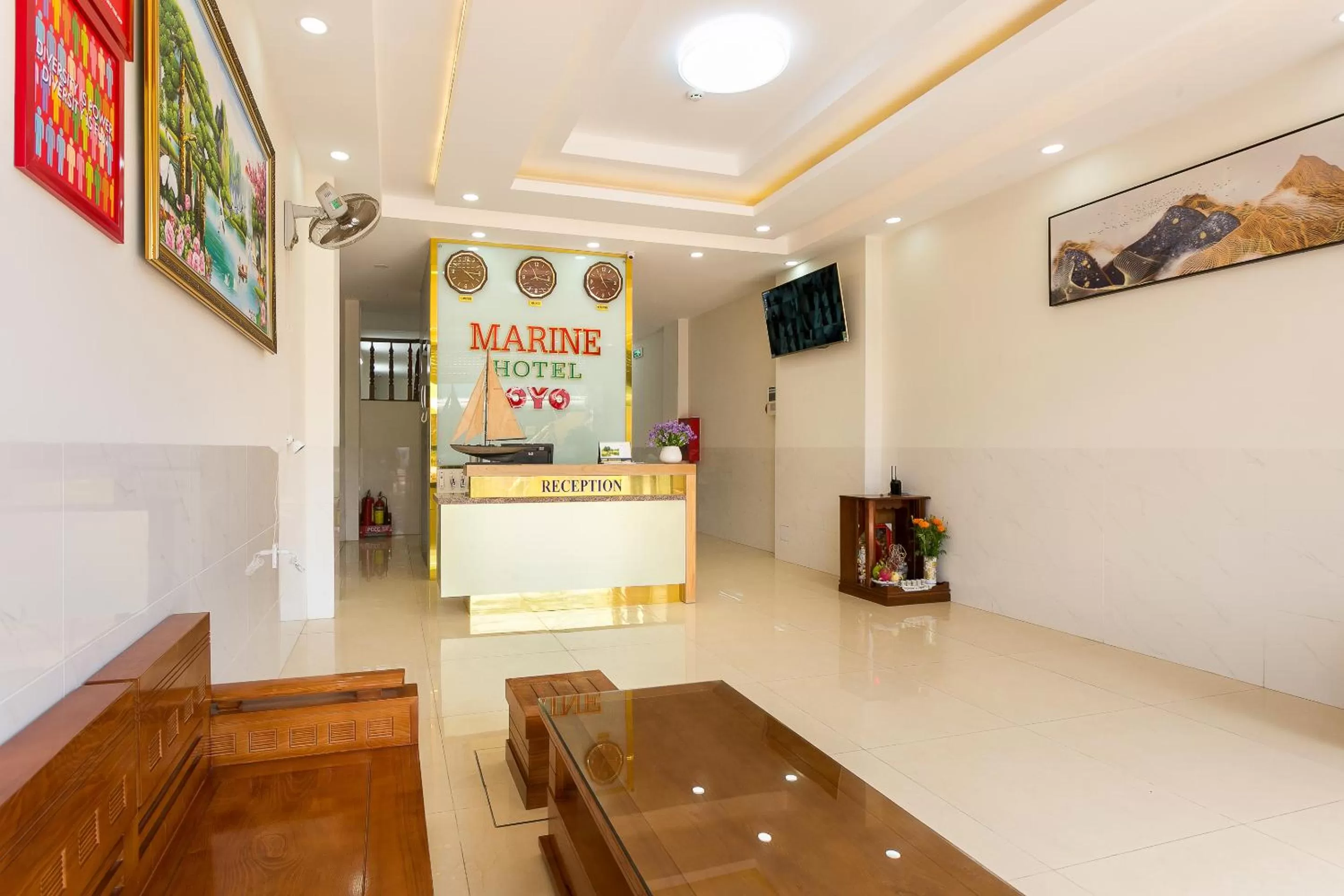 Lobby or reception in Marine Hotel & Apartment
