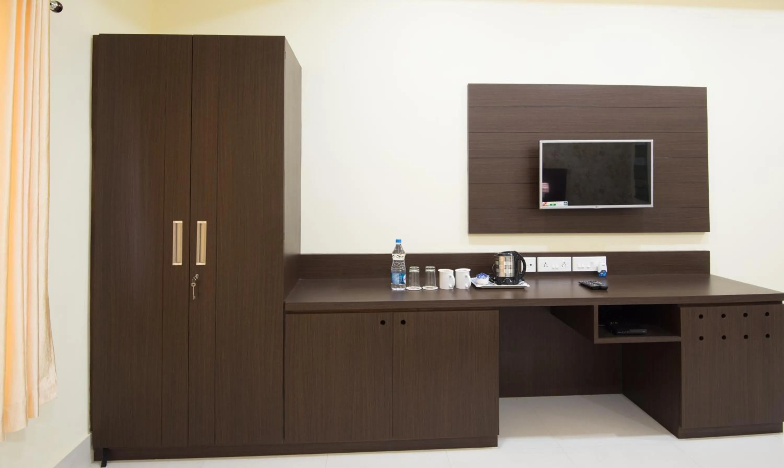 TV and multimedia in Treebo King'S Court Chandrasekharpur