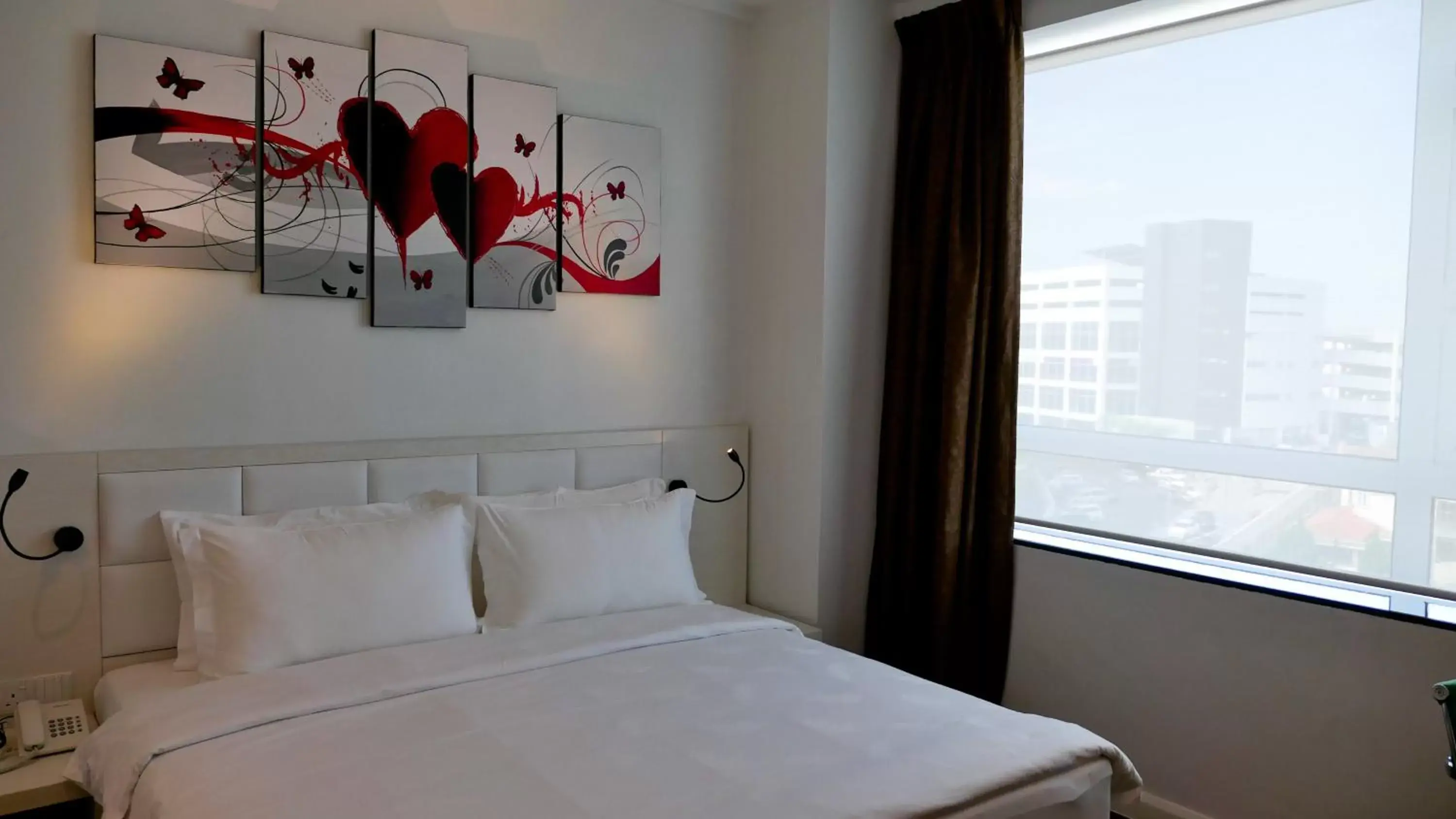 Deluxe King Room in Pine Garden Hotel Deluxe King Room in Pine Garden Hotel