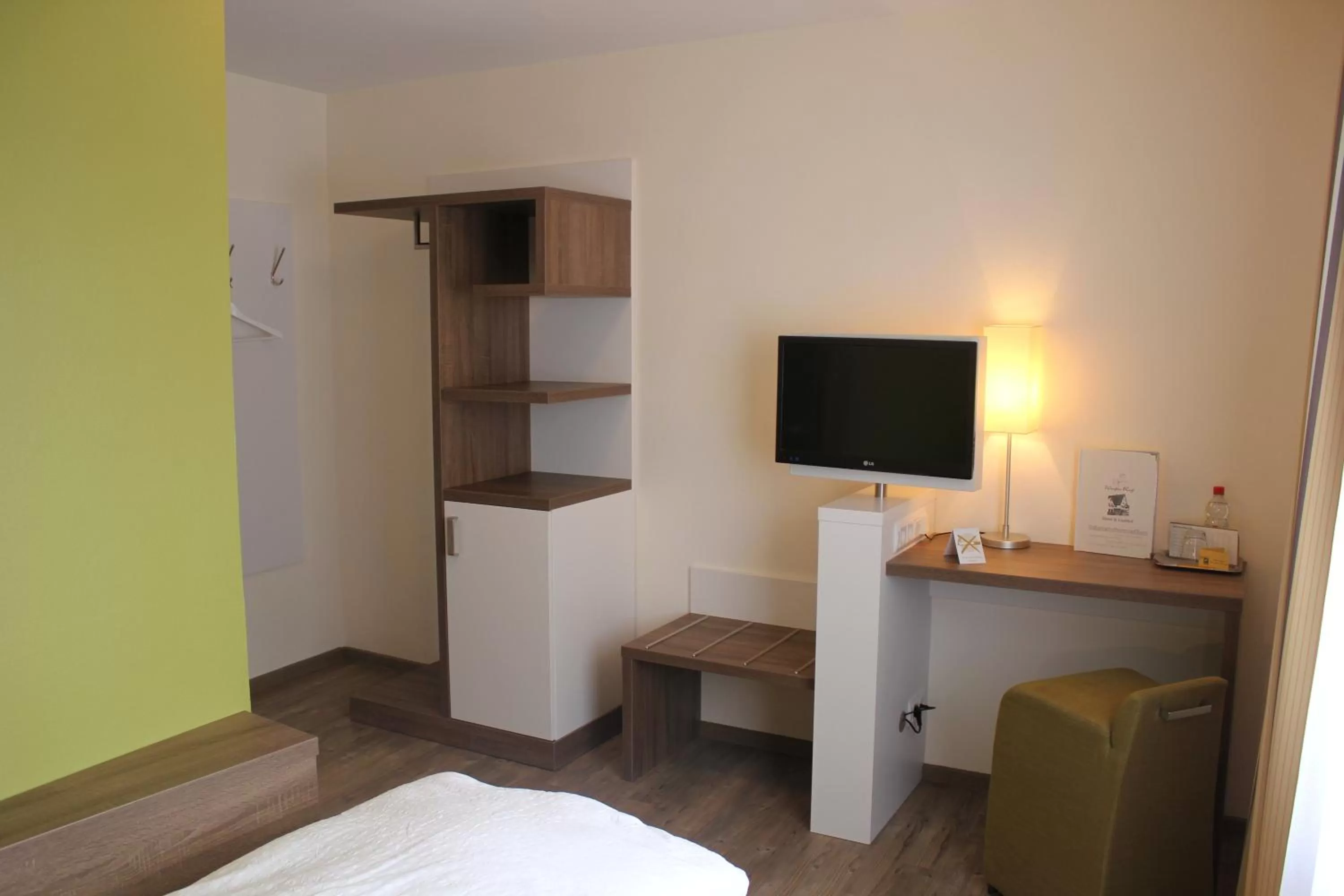 Photo of the whole room, Bed in Gasthof Weißes Roß