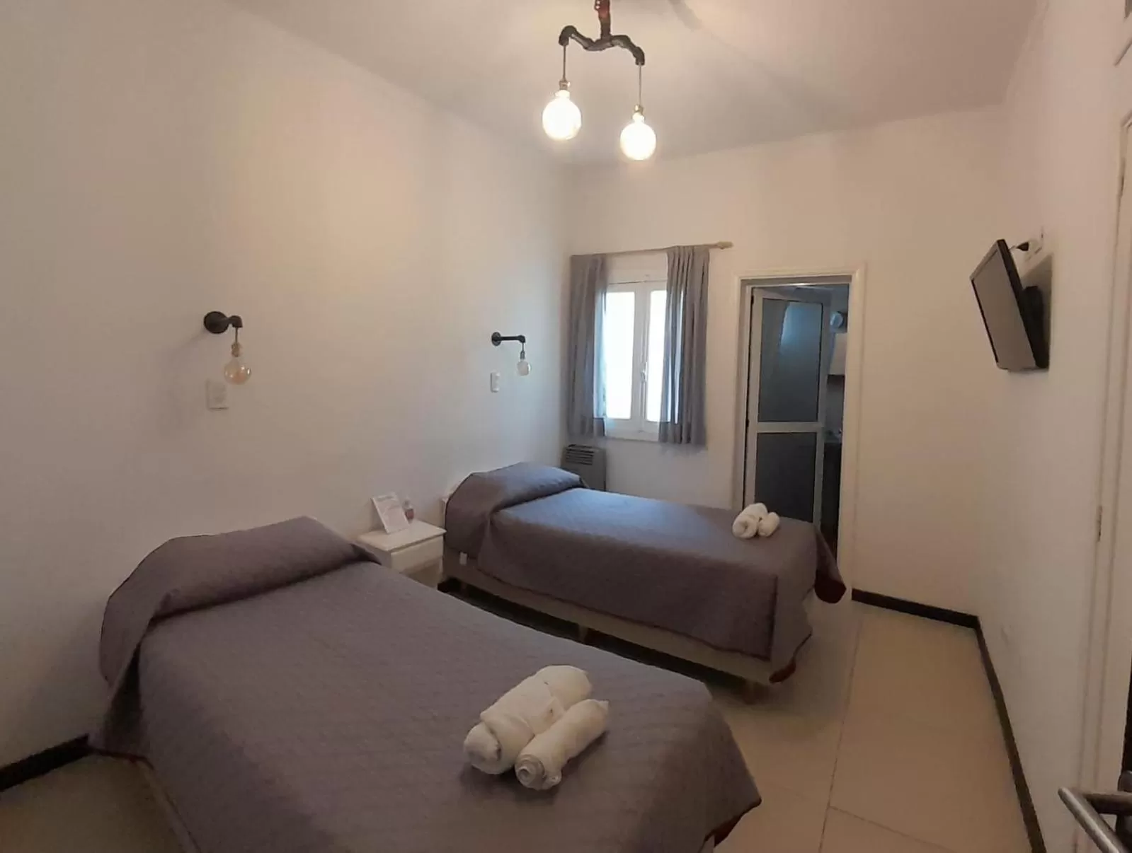 Bathroom, Bed in Sur Hotel