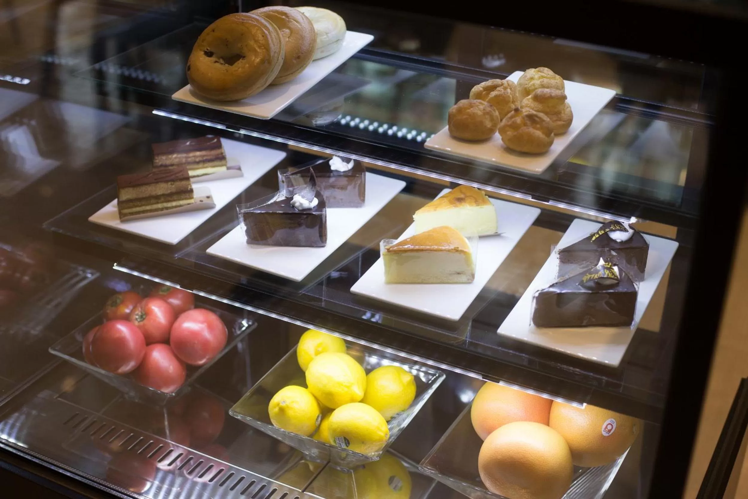 Food and drinks in GnB Hotel