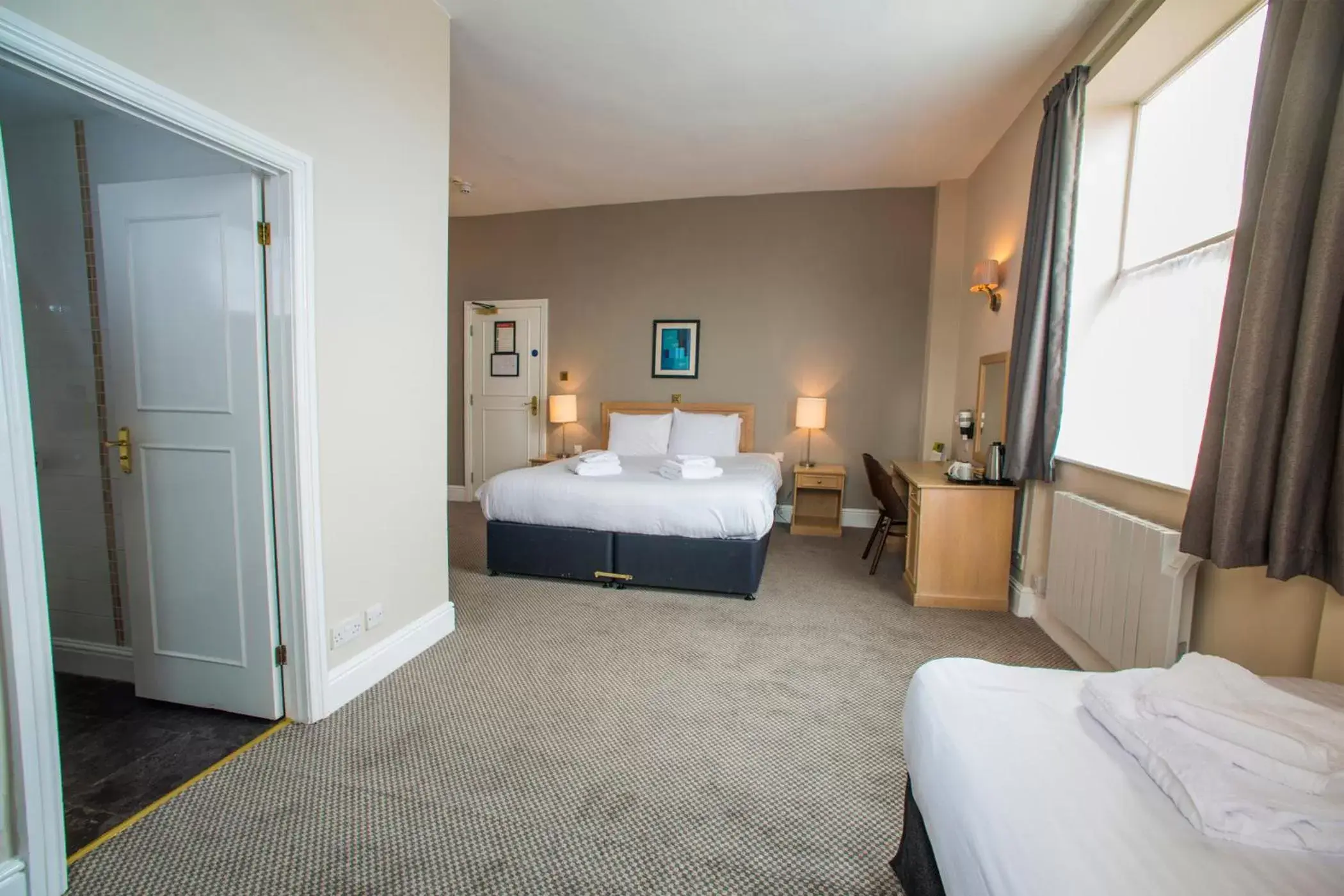 Family Room with Sea View in Old Colonial, Weston-Super-Mare by Marston's Inns Family Room with Sea View in Old Colonial, Weston-Super-Mare by Marston's Inns