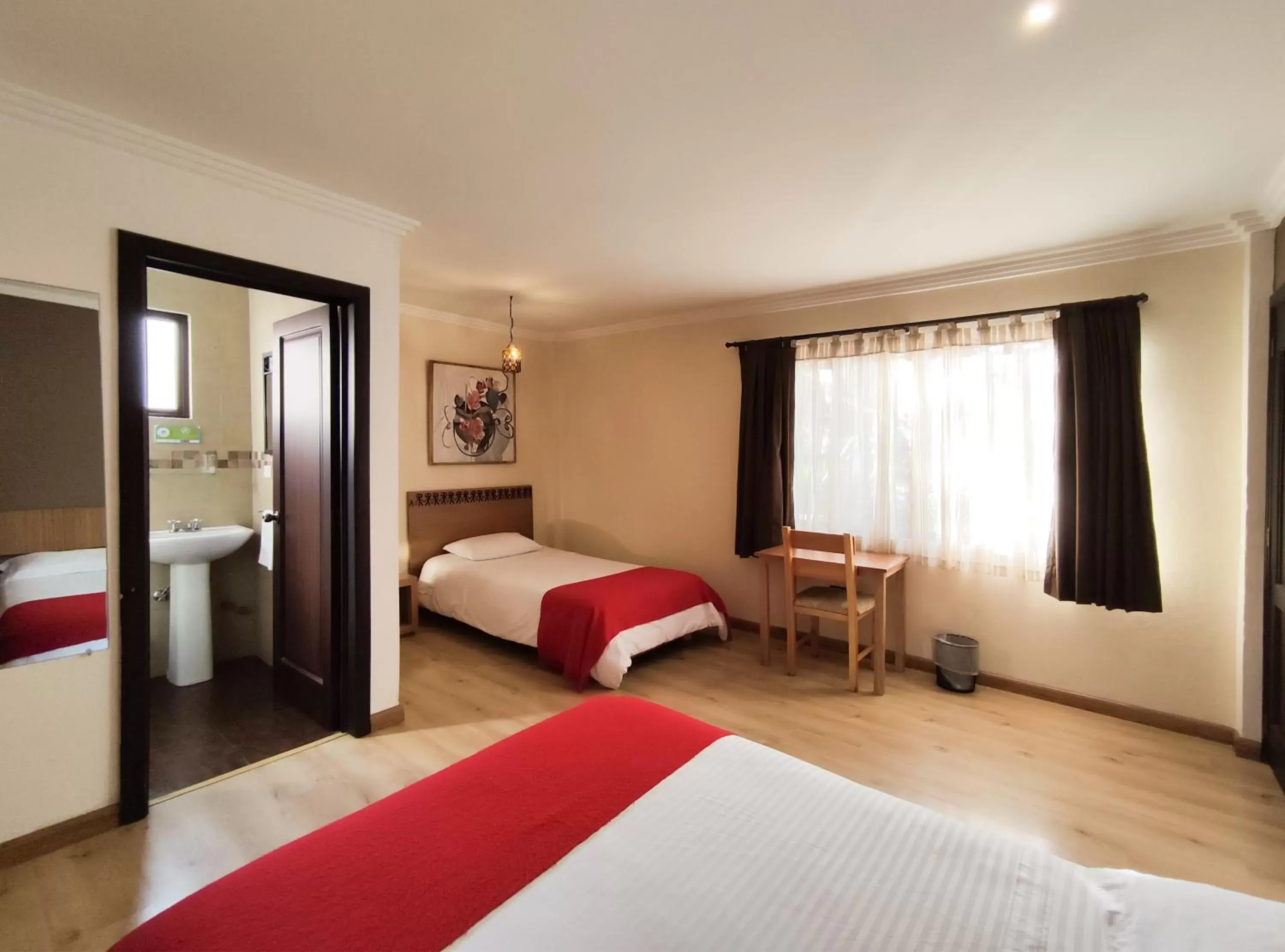 Standard Family Room in Hotel Casa Merced Standard Family Room in Hotel Casa Merced