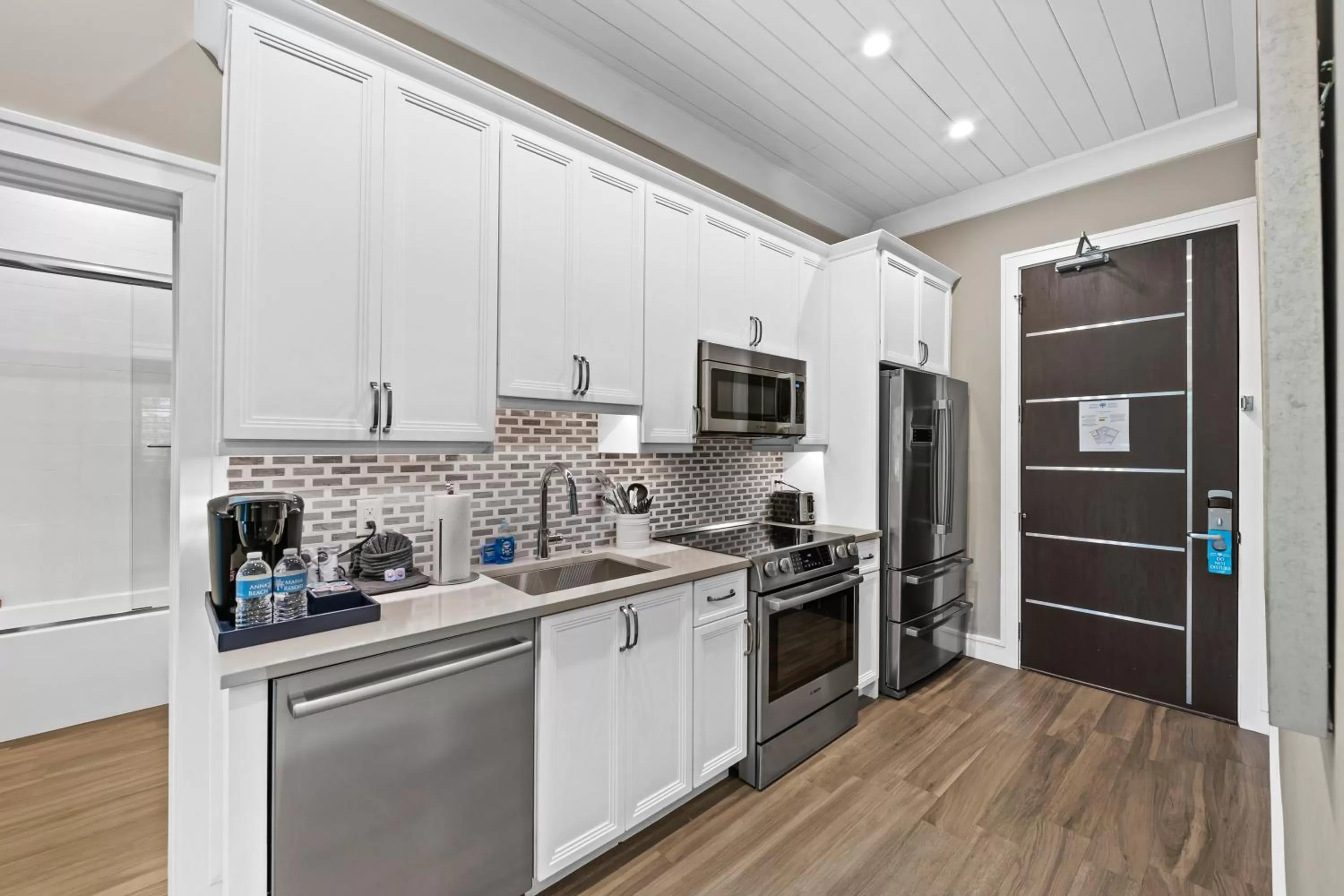 Kitchen or kitchenette in Anna Maria Beach Resort