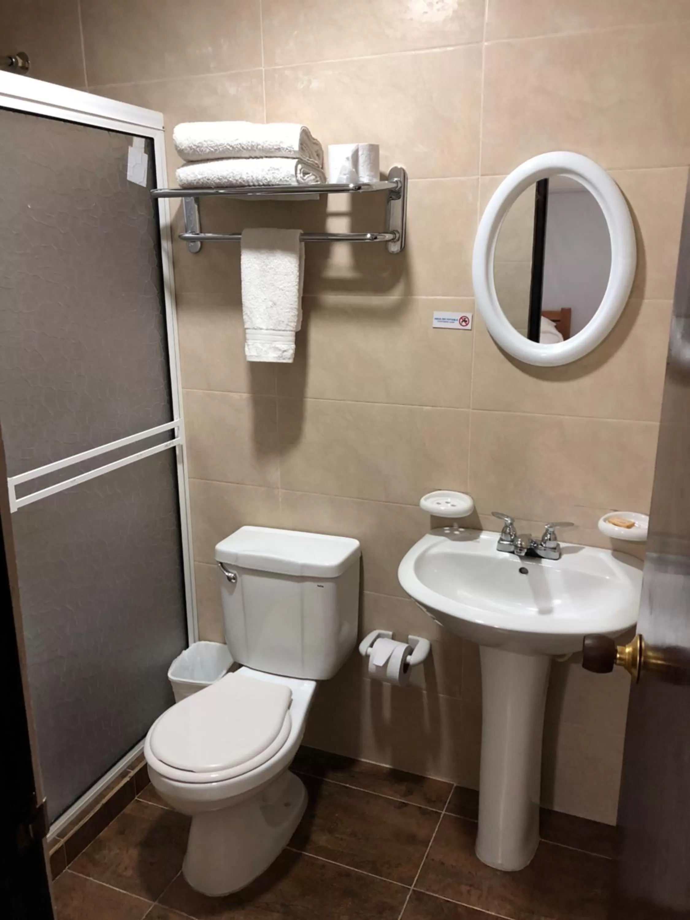 Bathroom in Posada Yasa sarie bay